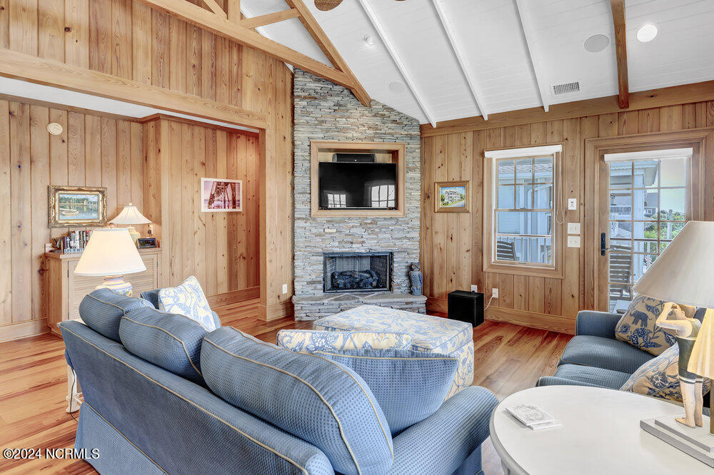 1500 N Lumina Avenue