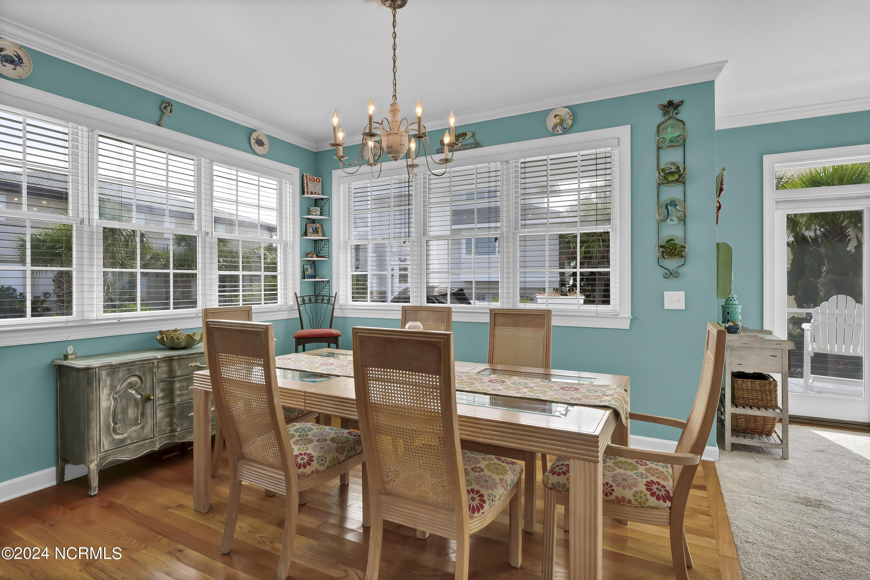 2612 N Lumina Avenue