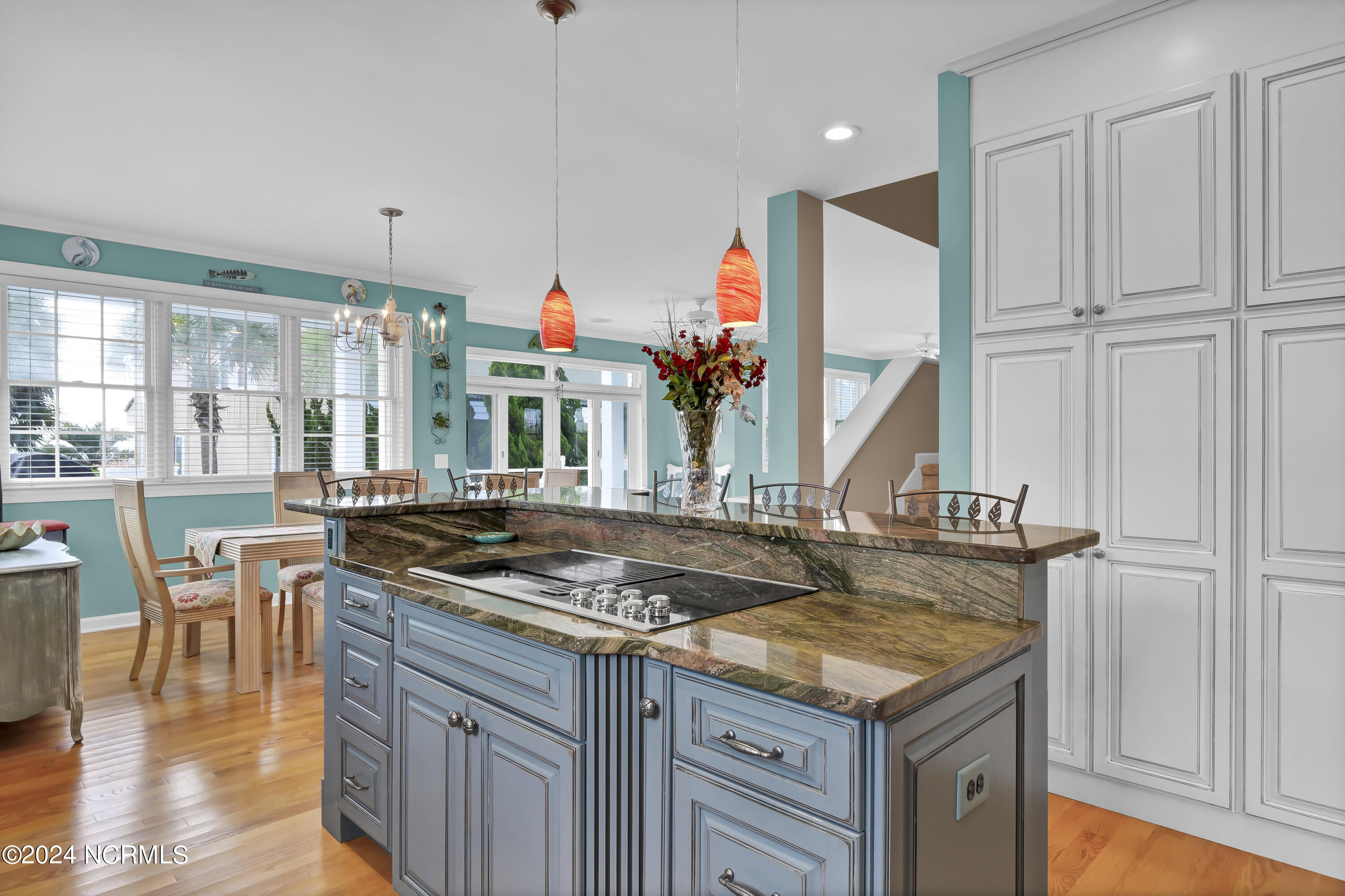 2612 N Lumina Avenue