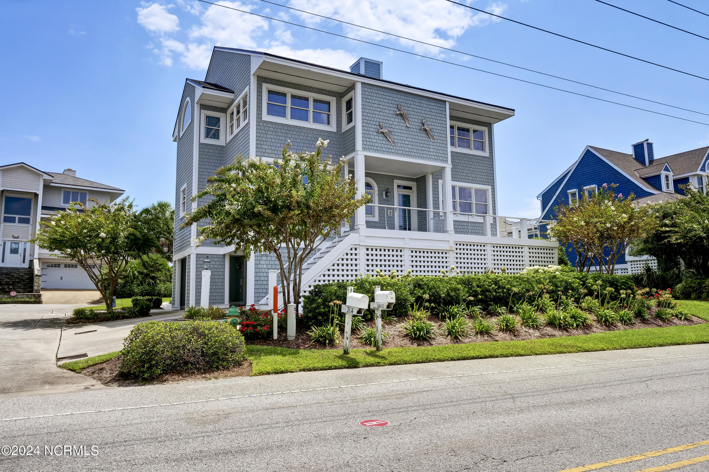 2612 N Lumina Avenue