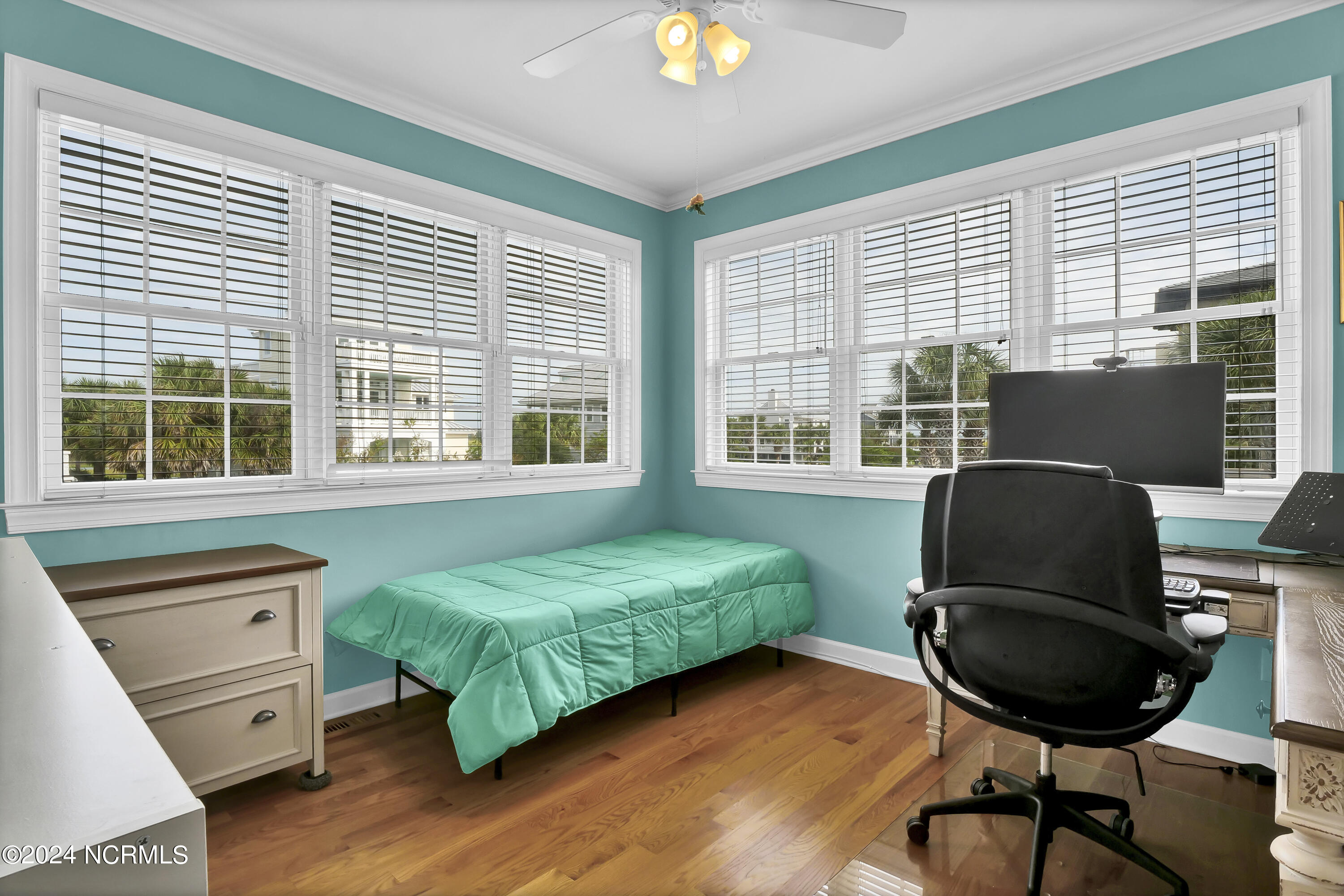 2612 N Lumina Avenue