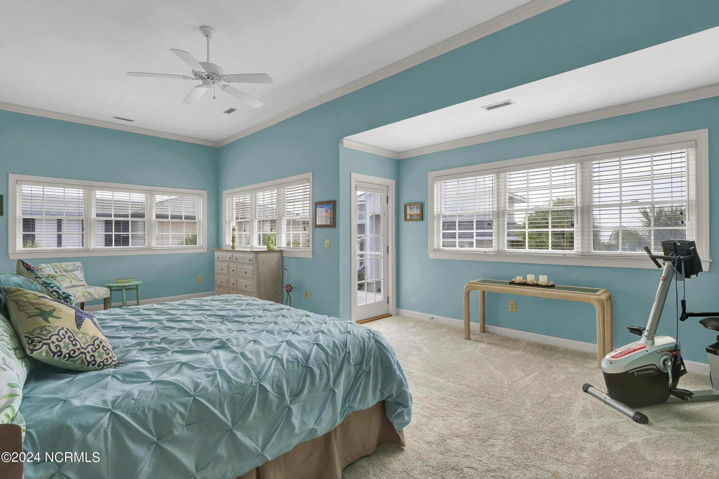 2612 N Lumina Avenue