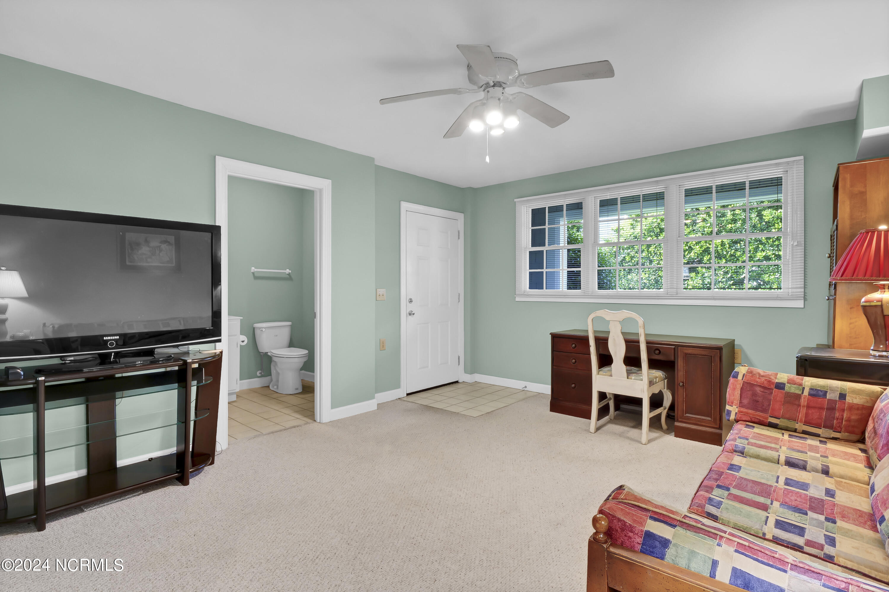 2612 N Lumina Avenue