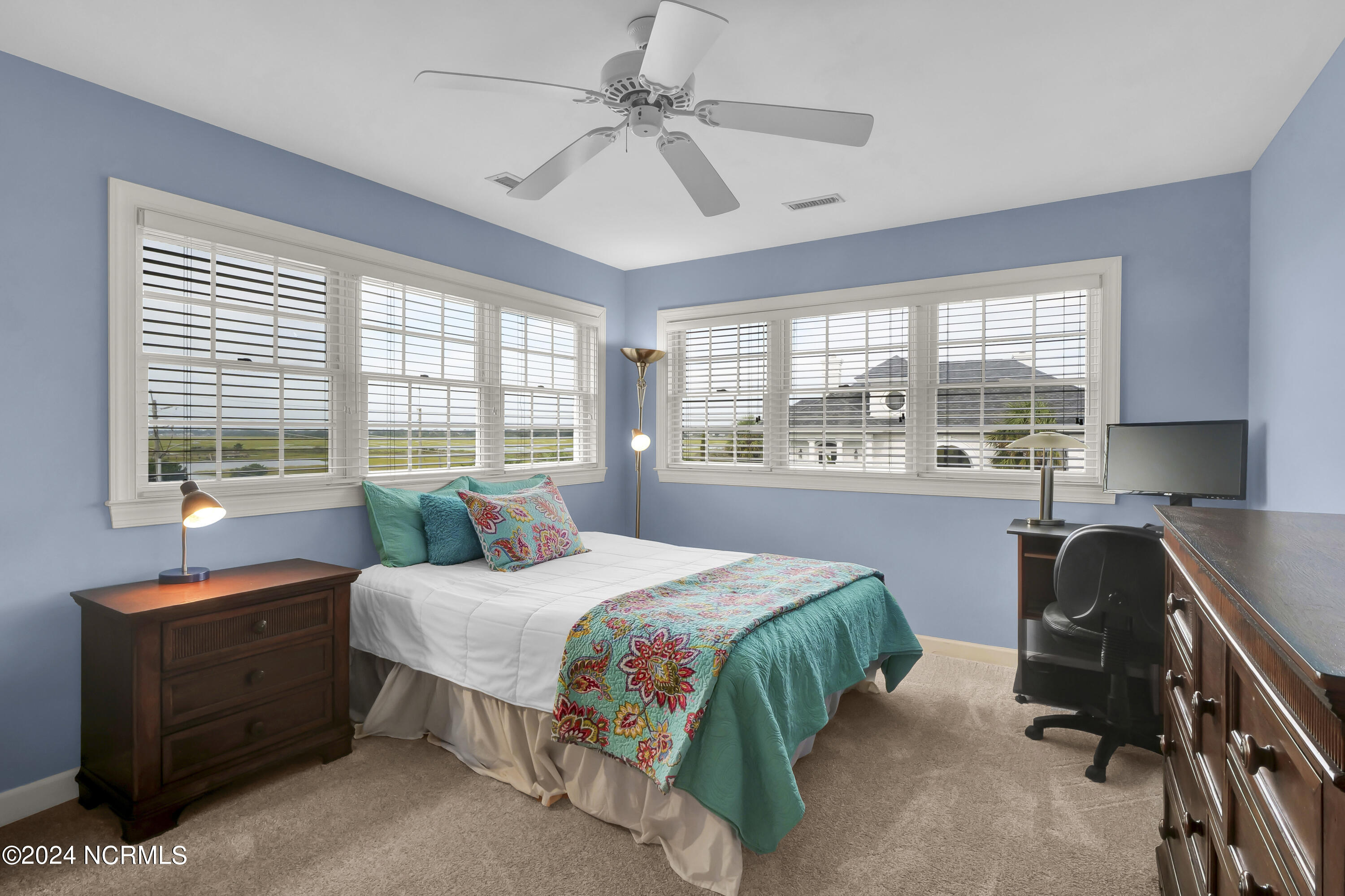 2612 N Lumina Avenue