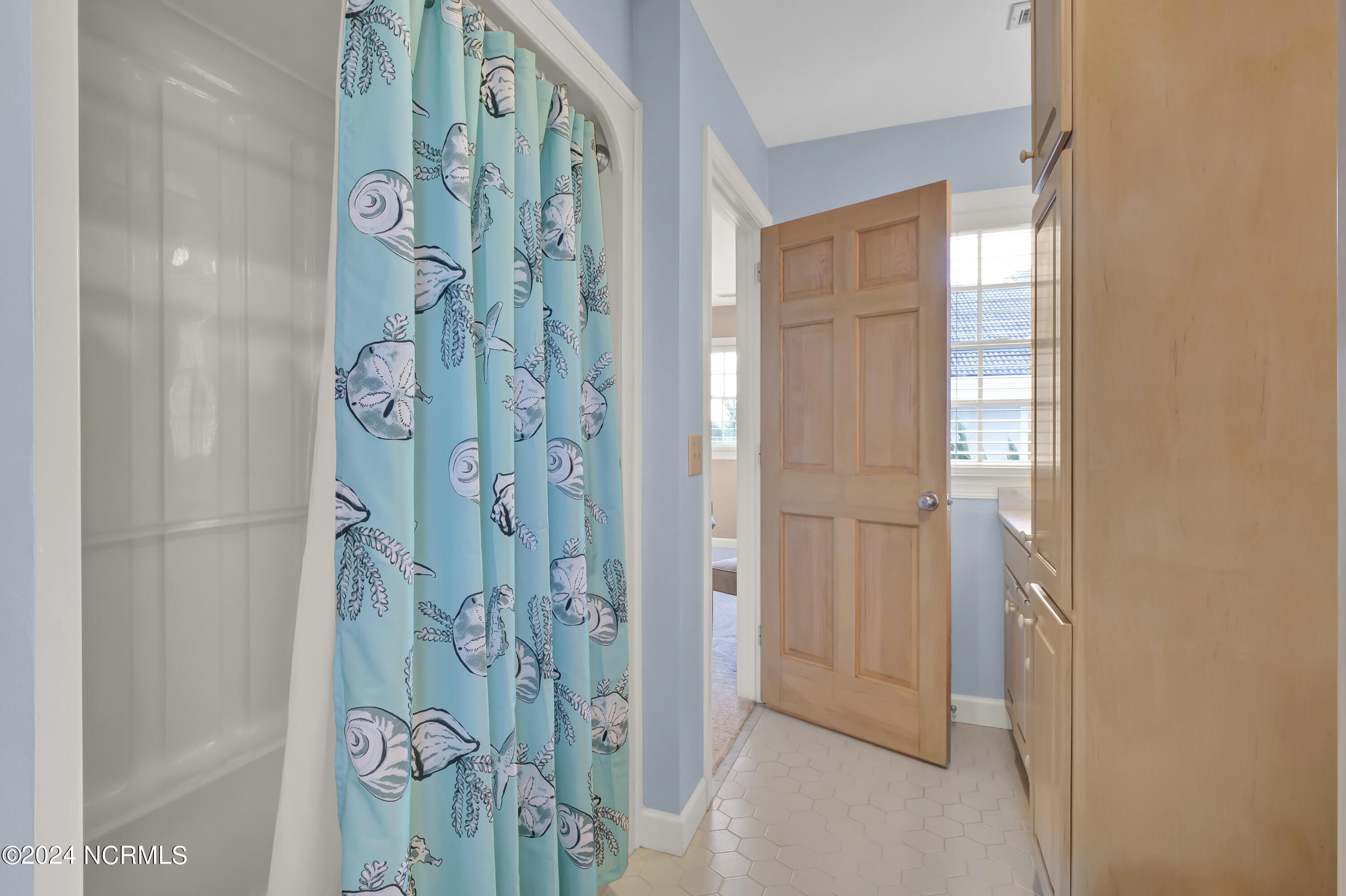 2612 N Lumina Avenue