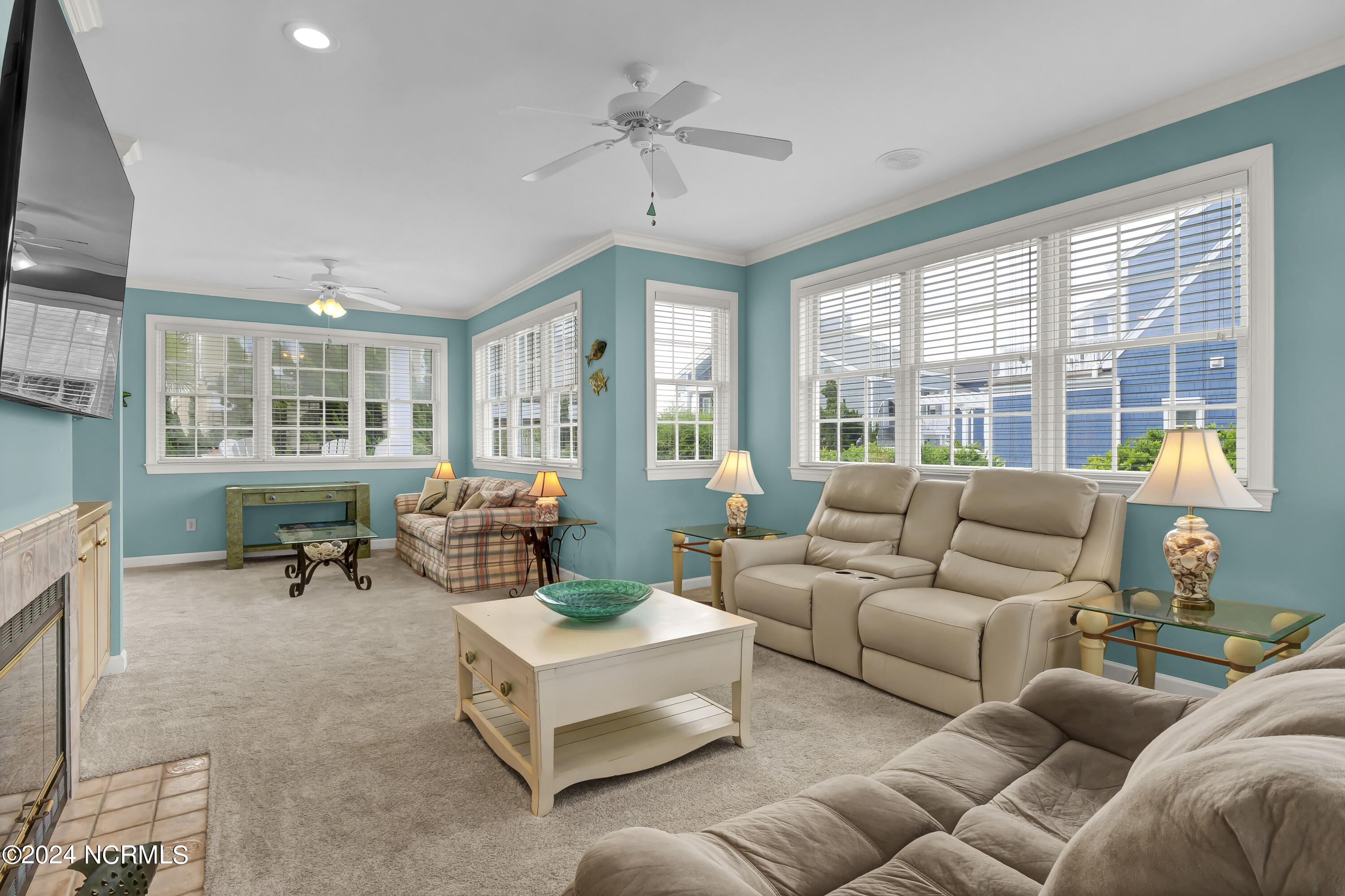 2612 N Lumina Avenue