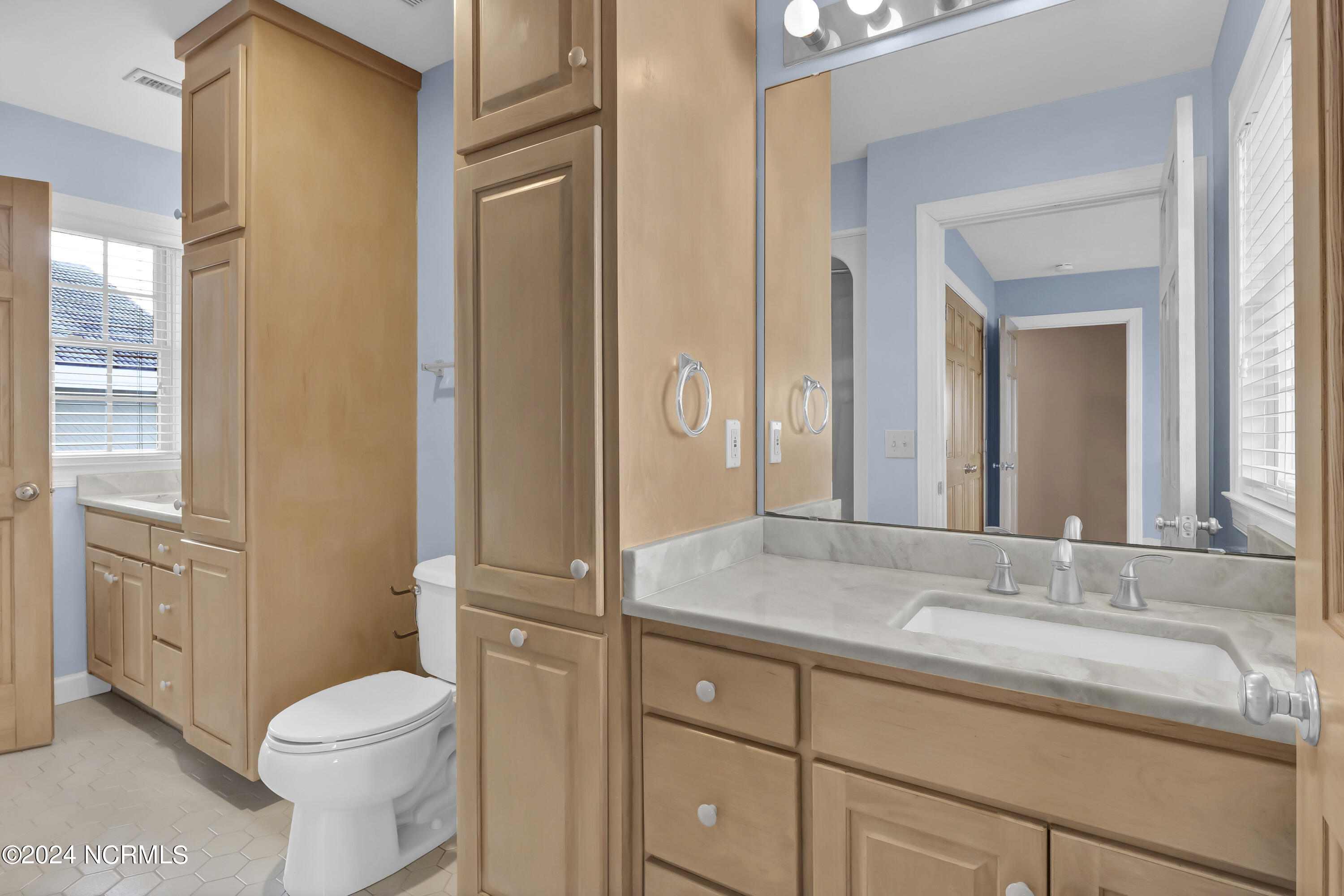 2612 N Lumina Avenue