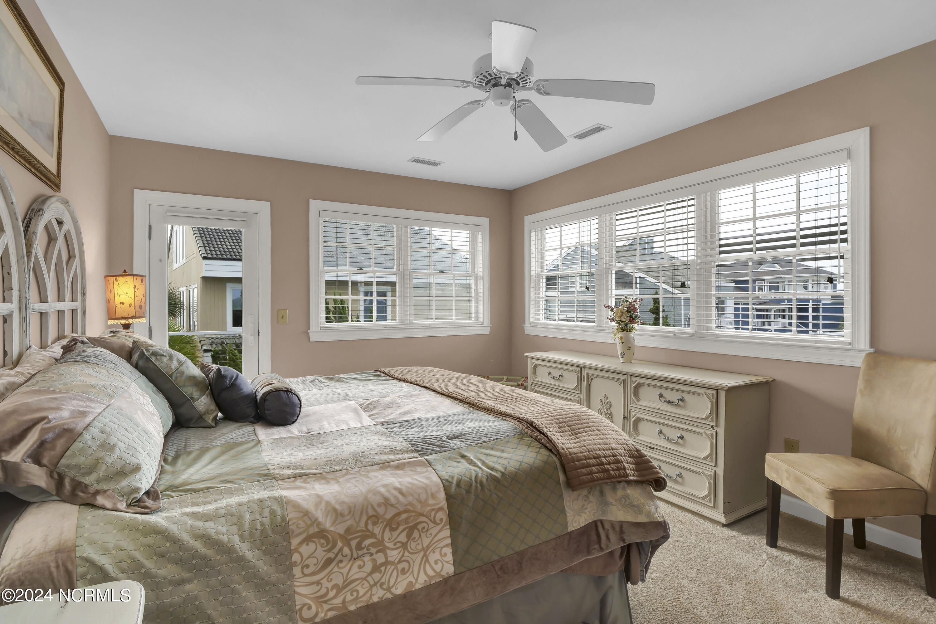 2612 N Lumina Avenue