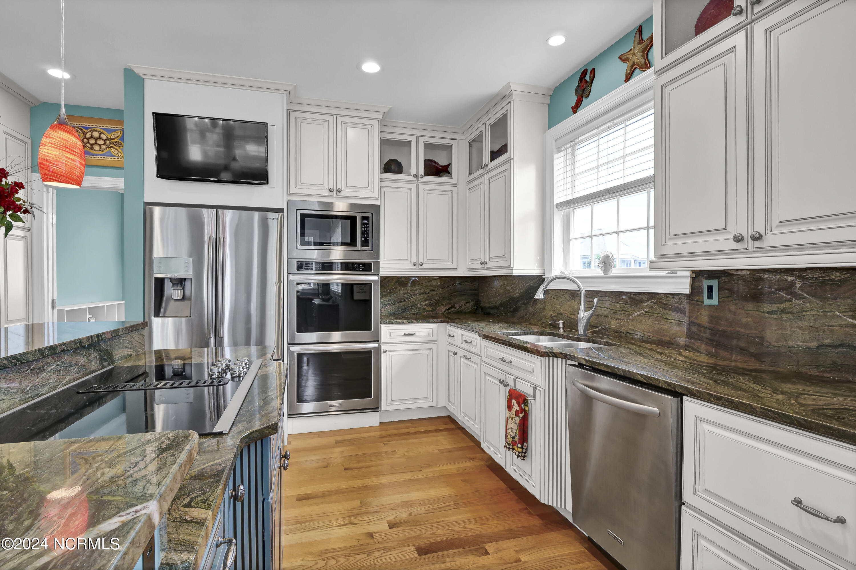 2612 N Lumina Avenue