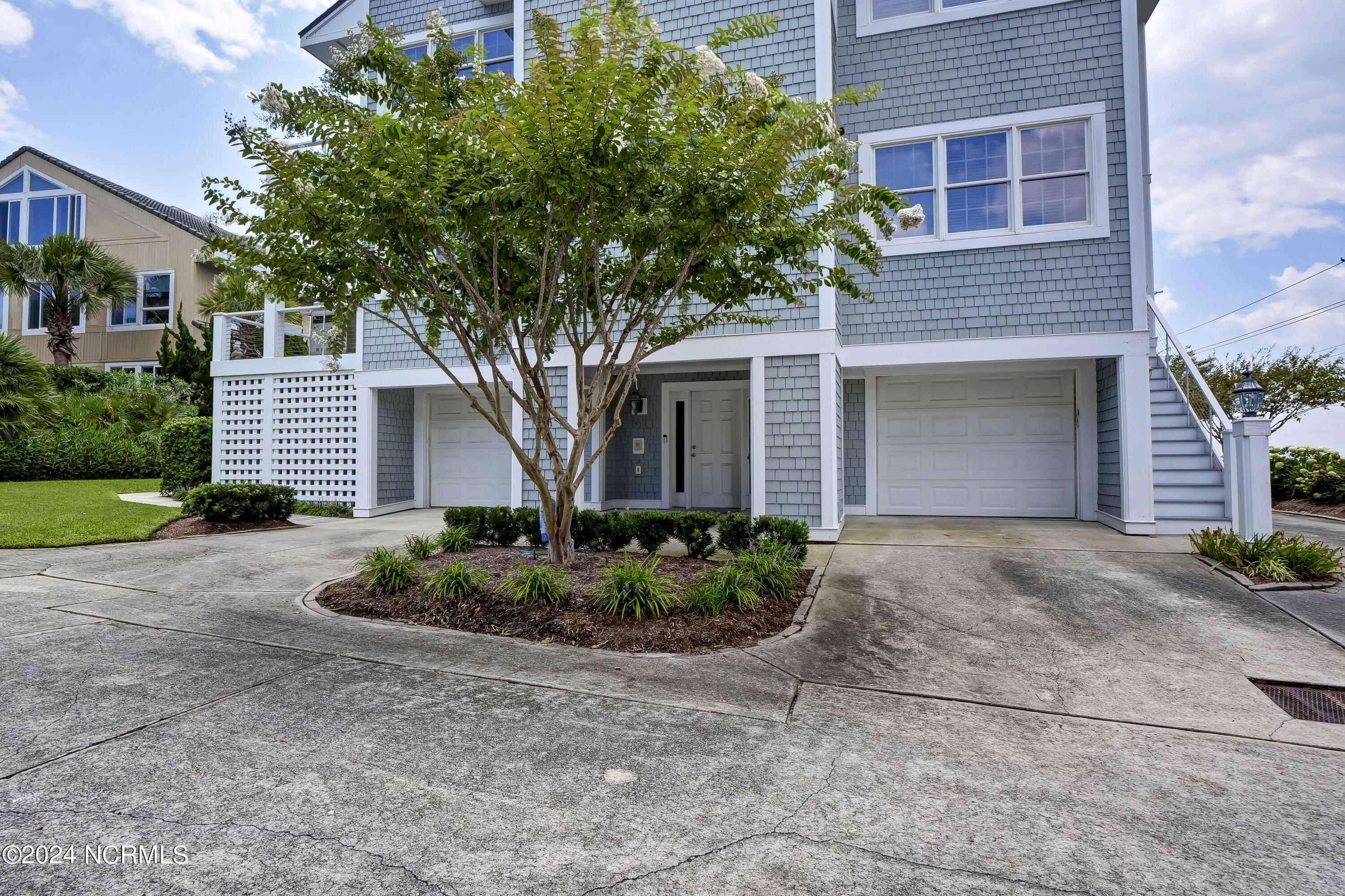 2612 N Lumina Avenue