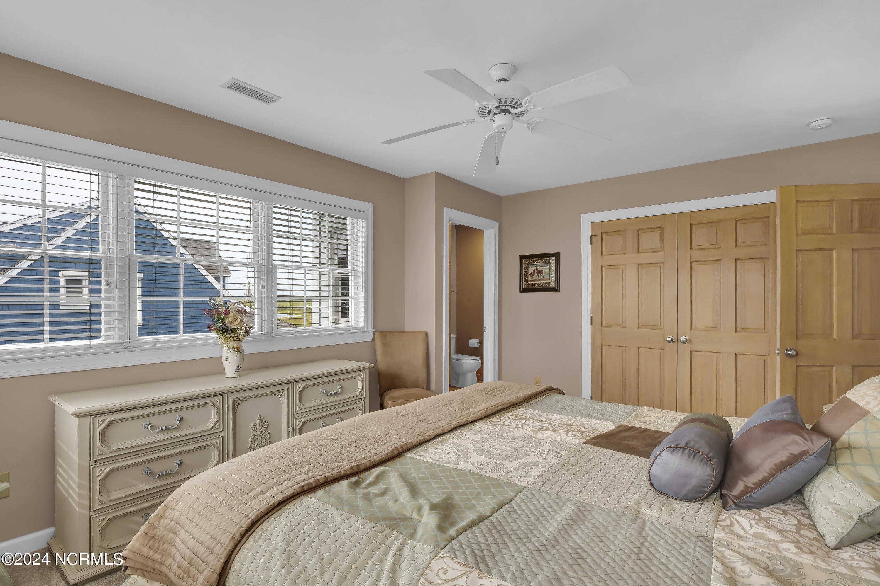 2612 N Lumina Avenue