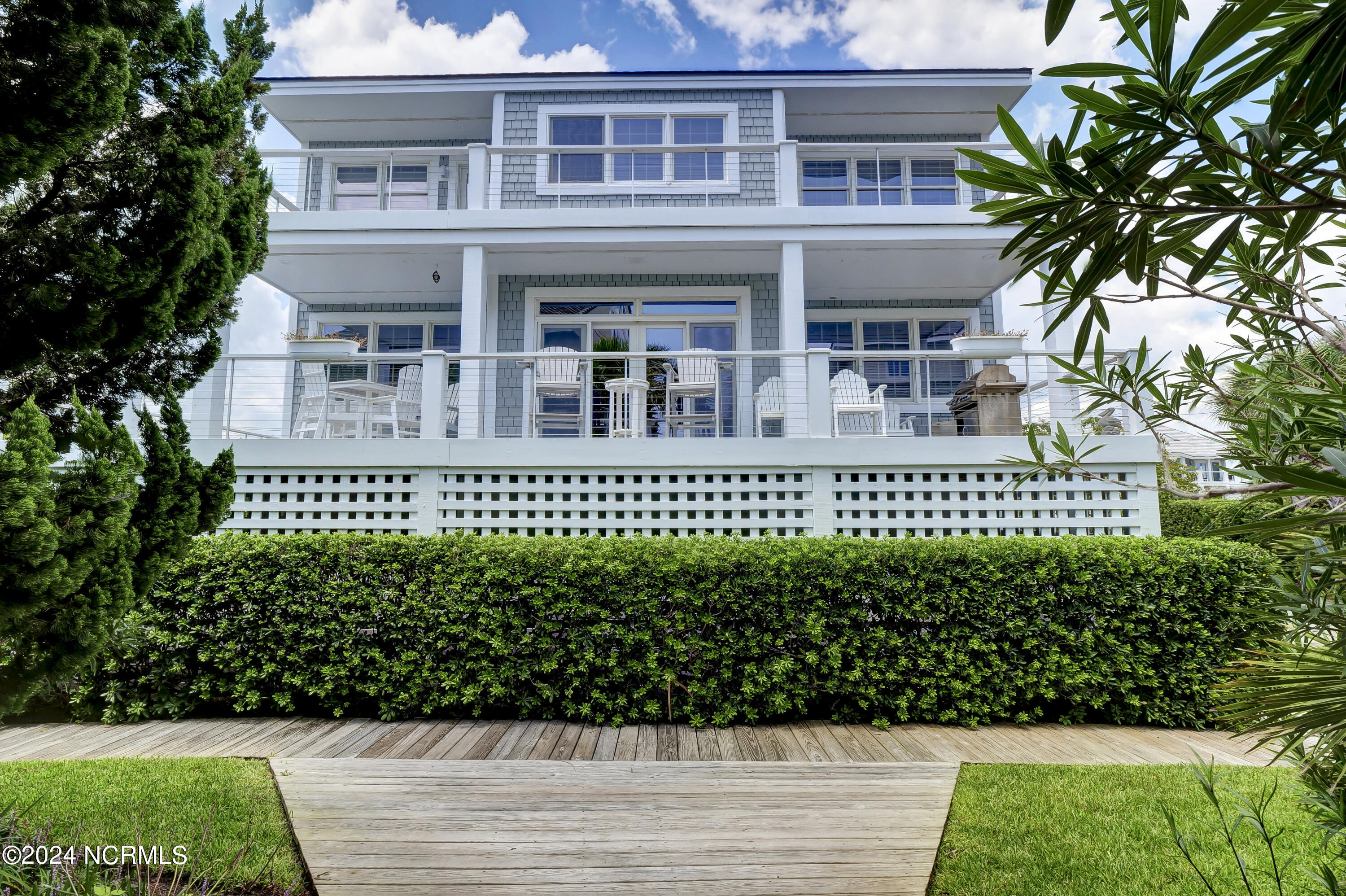 2612 N Lumina Avenue