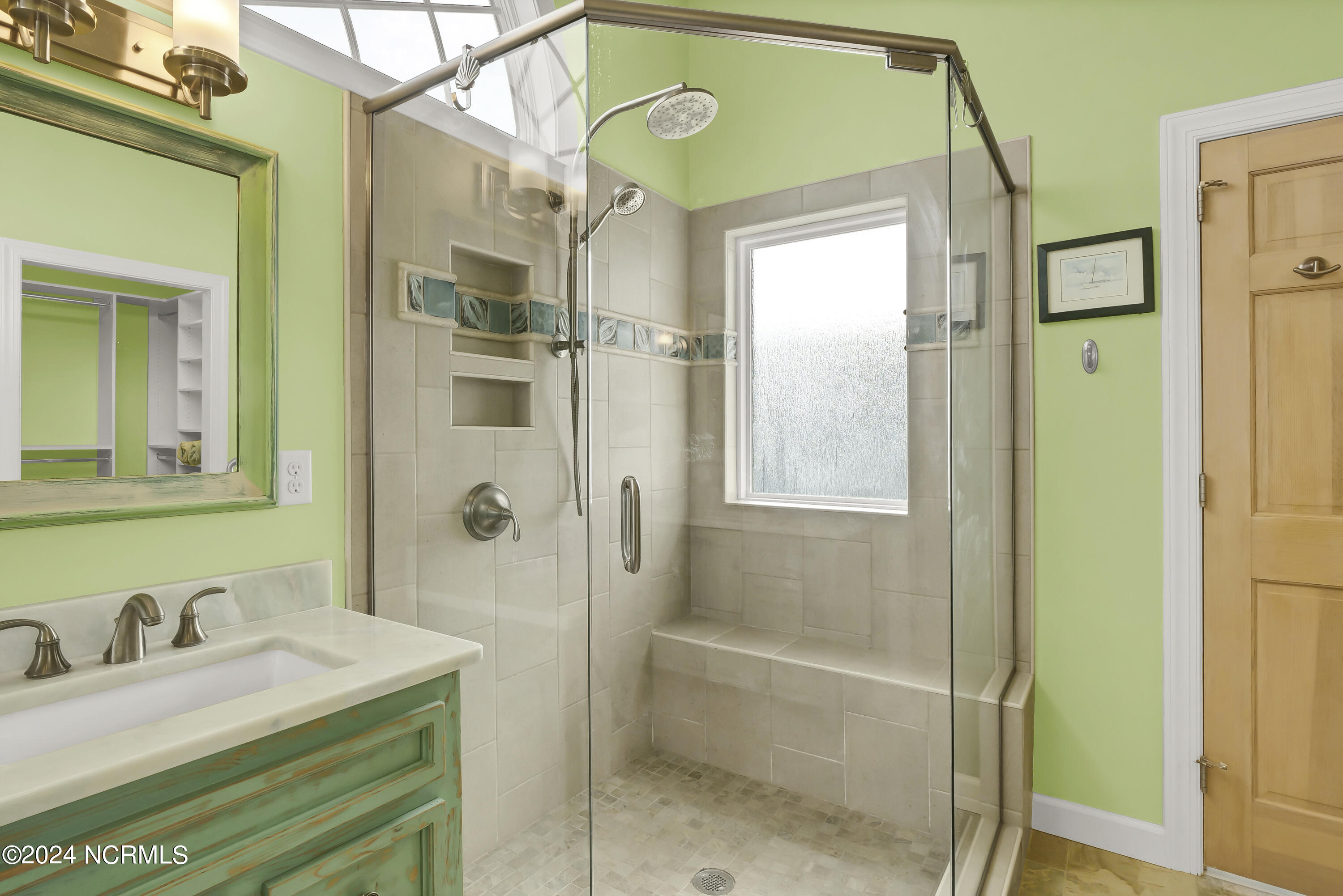 2612 N Lumina Avenue