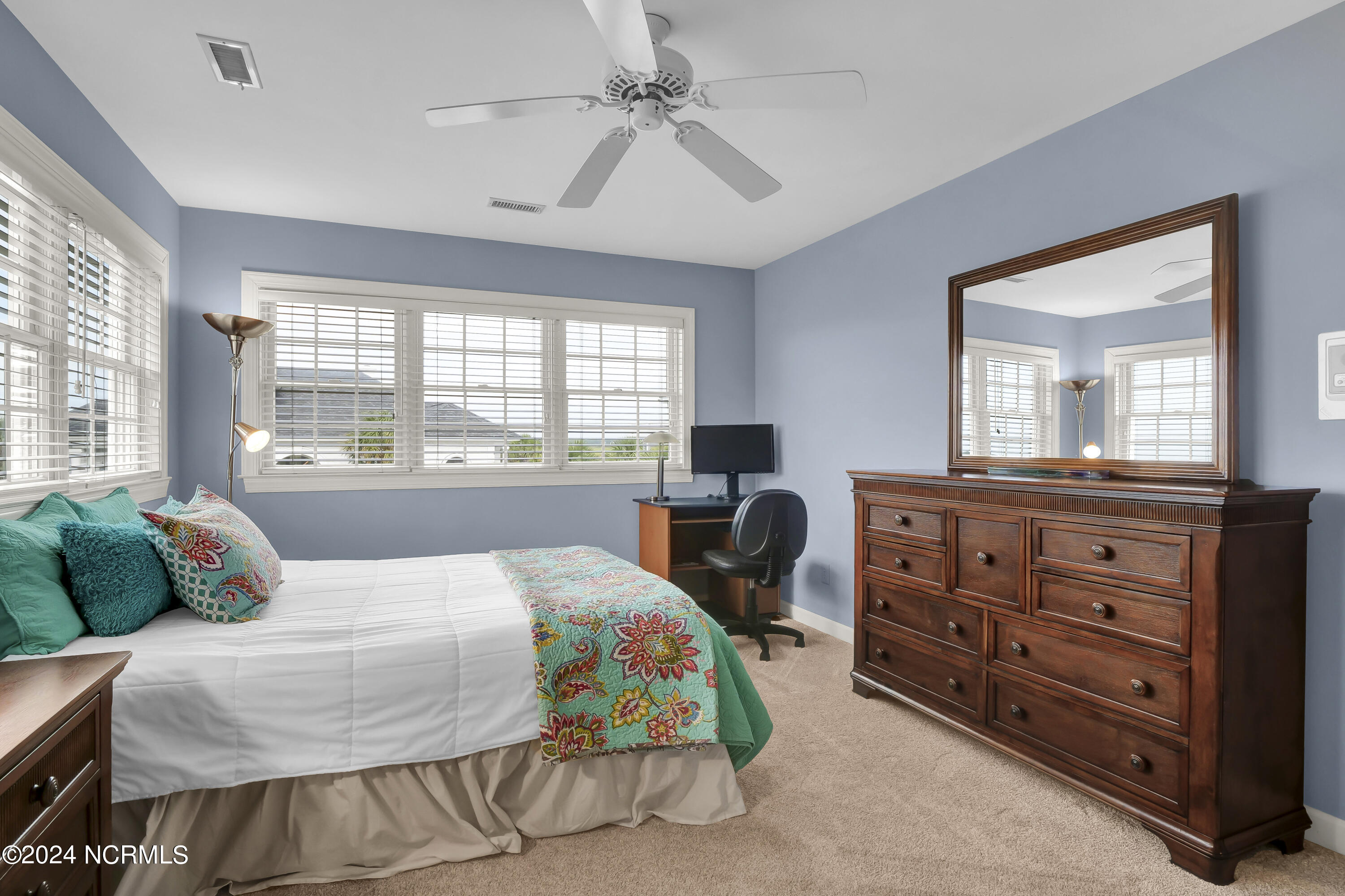 2612 N Lumina Avenue