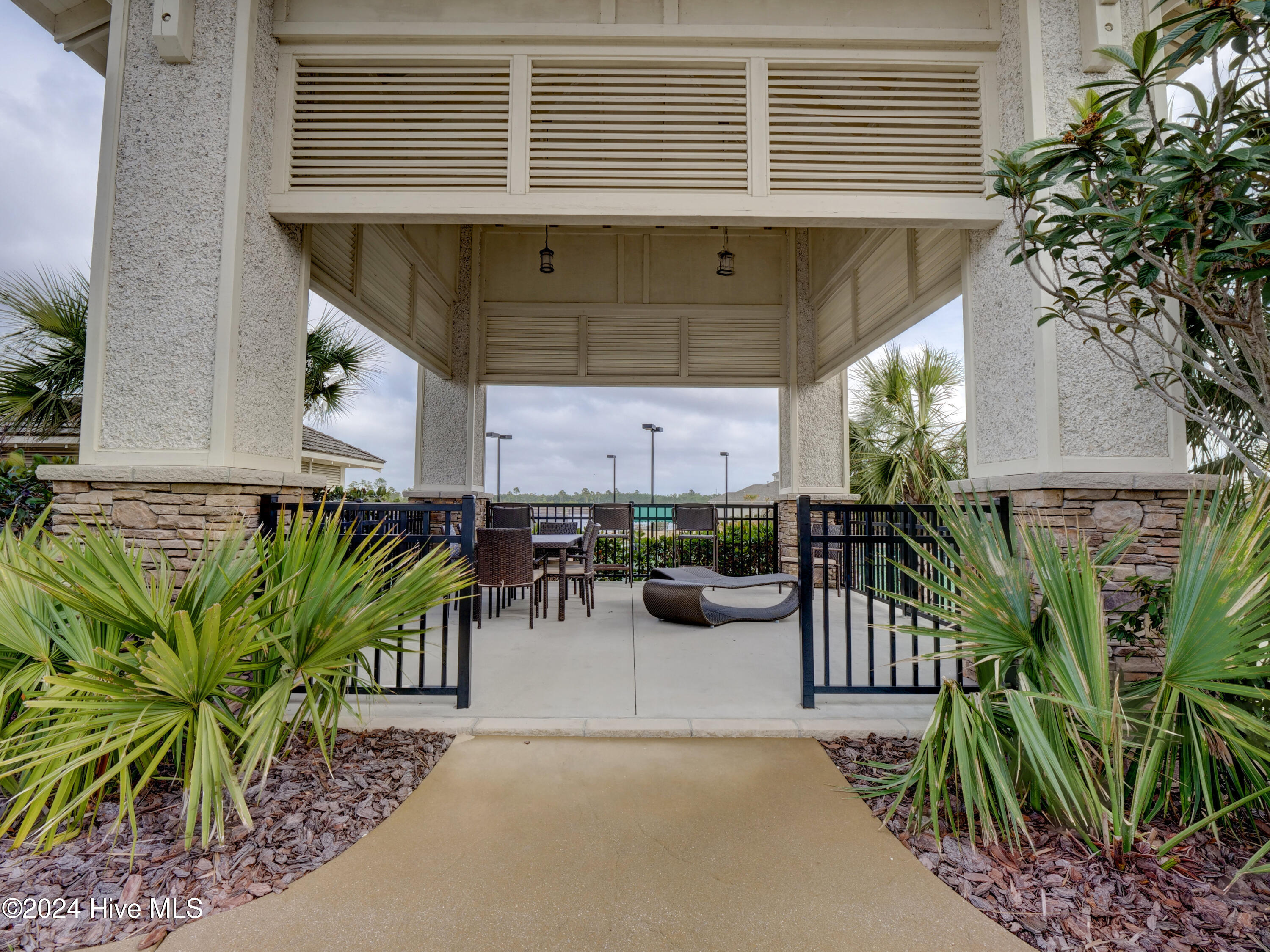 2619 W Timber Crest Drive NE