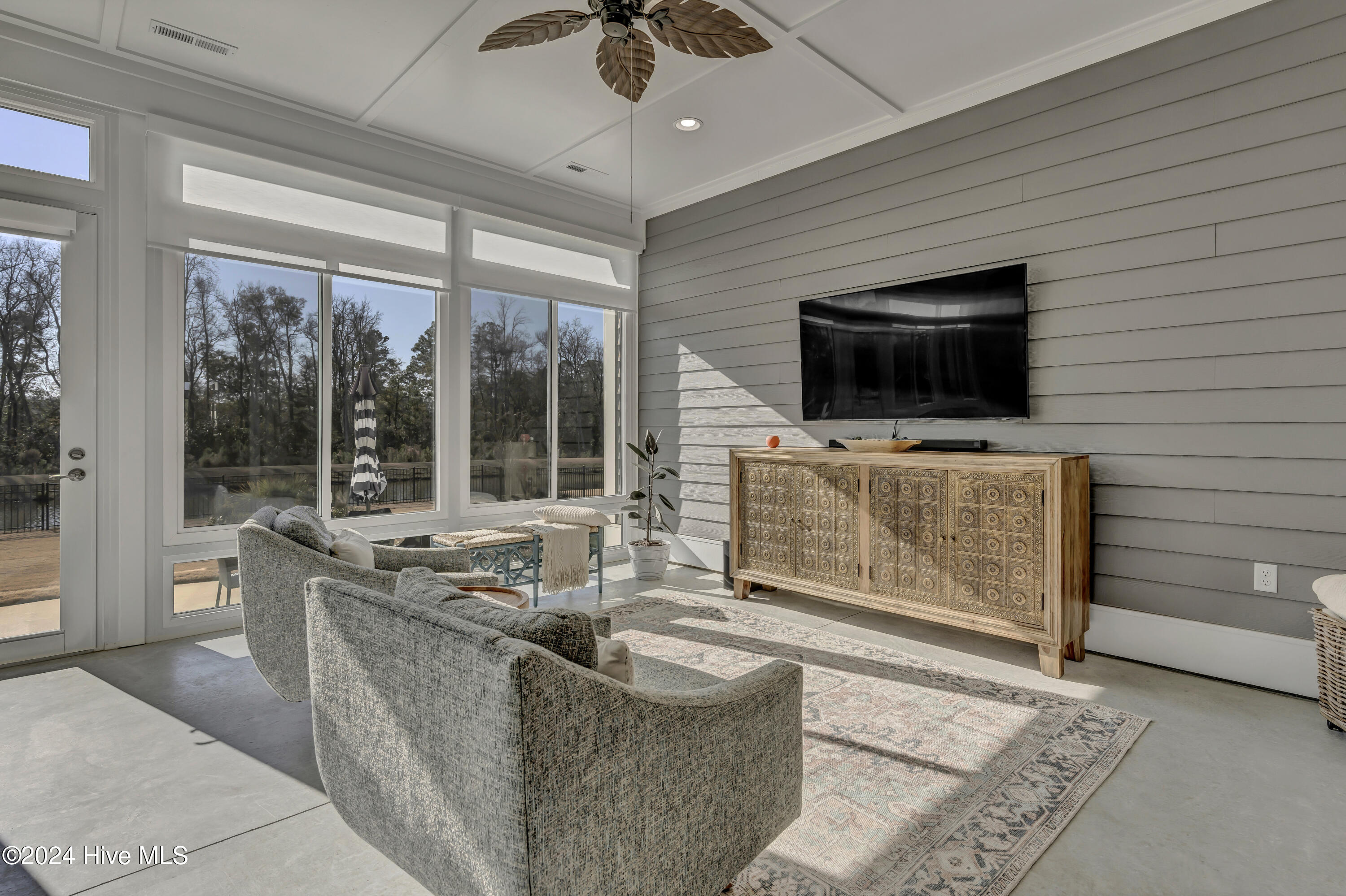 2619 W Timber Crest Drive NE