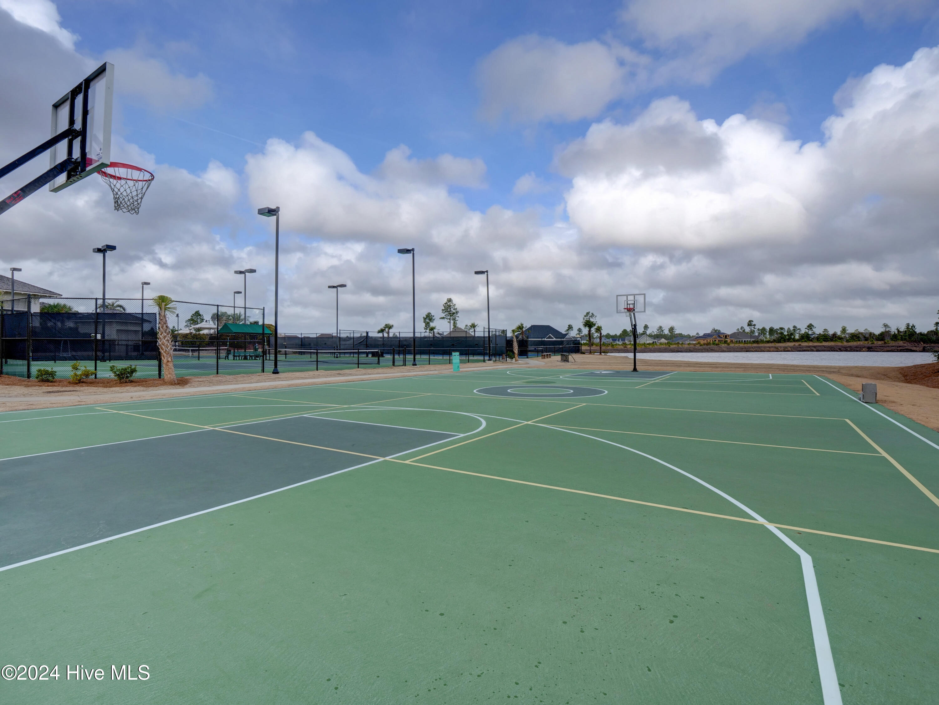 2619 W Timber Crest Drive NE