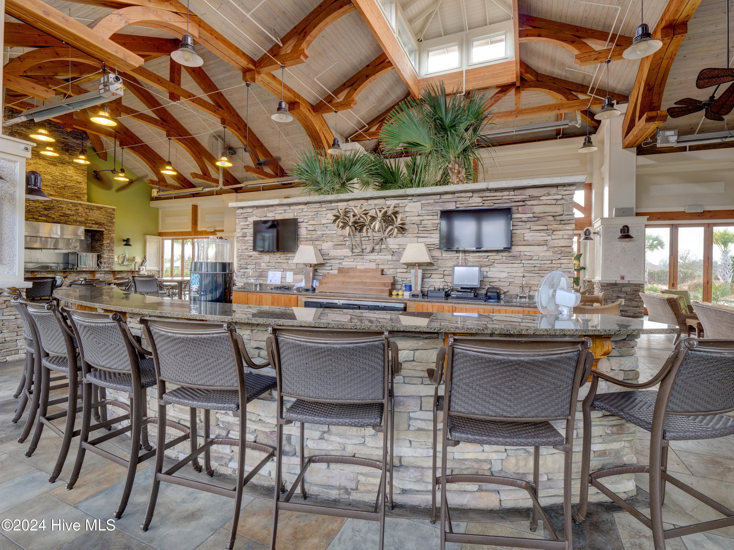 2619 W Timber Crest Drive NE