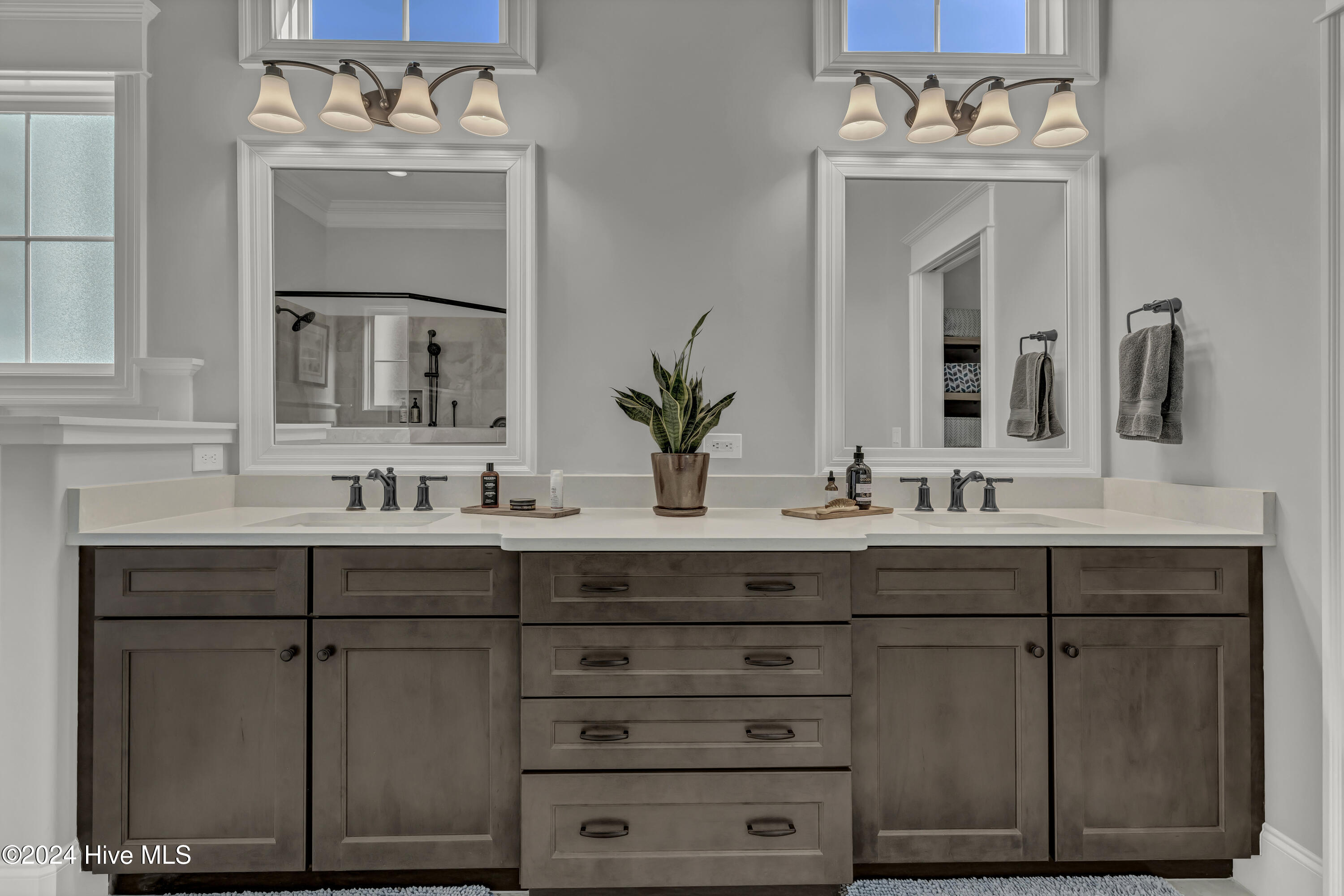 2619 W Timber Crest Drive NE