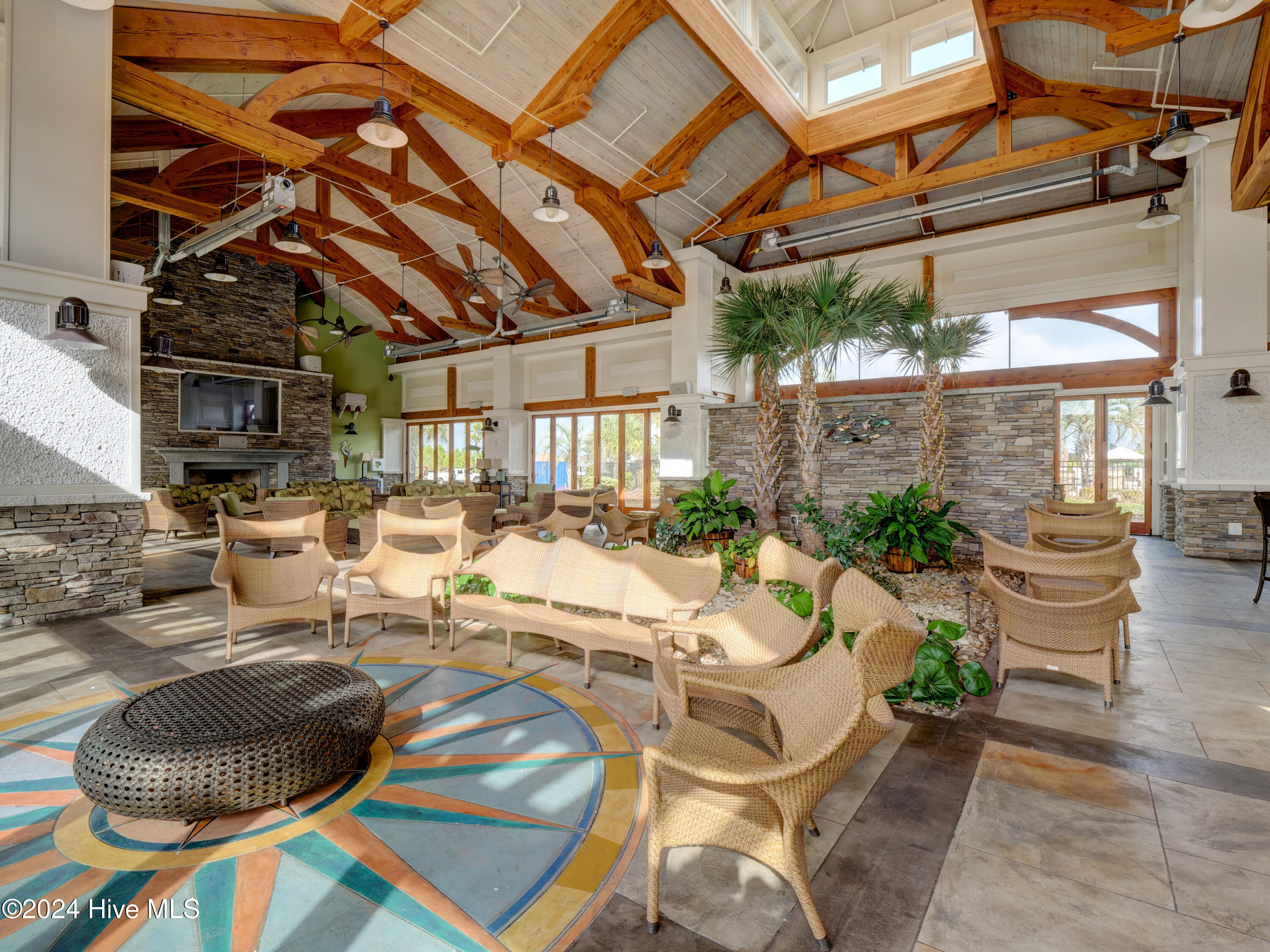 2619 W Timber Crest Drive NE