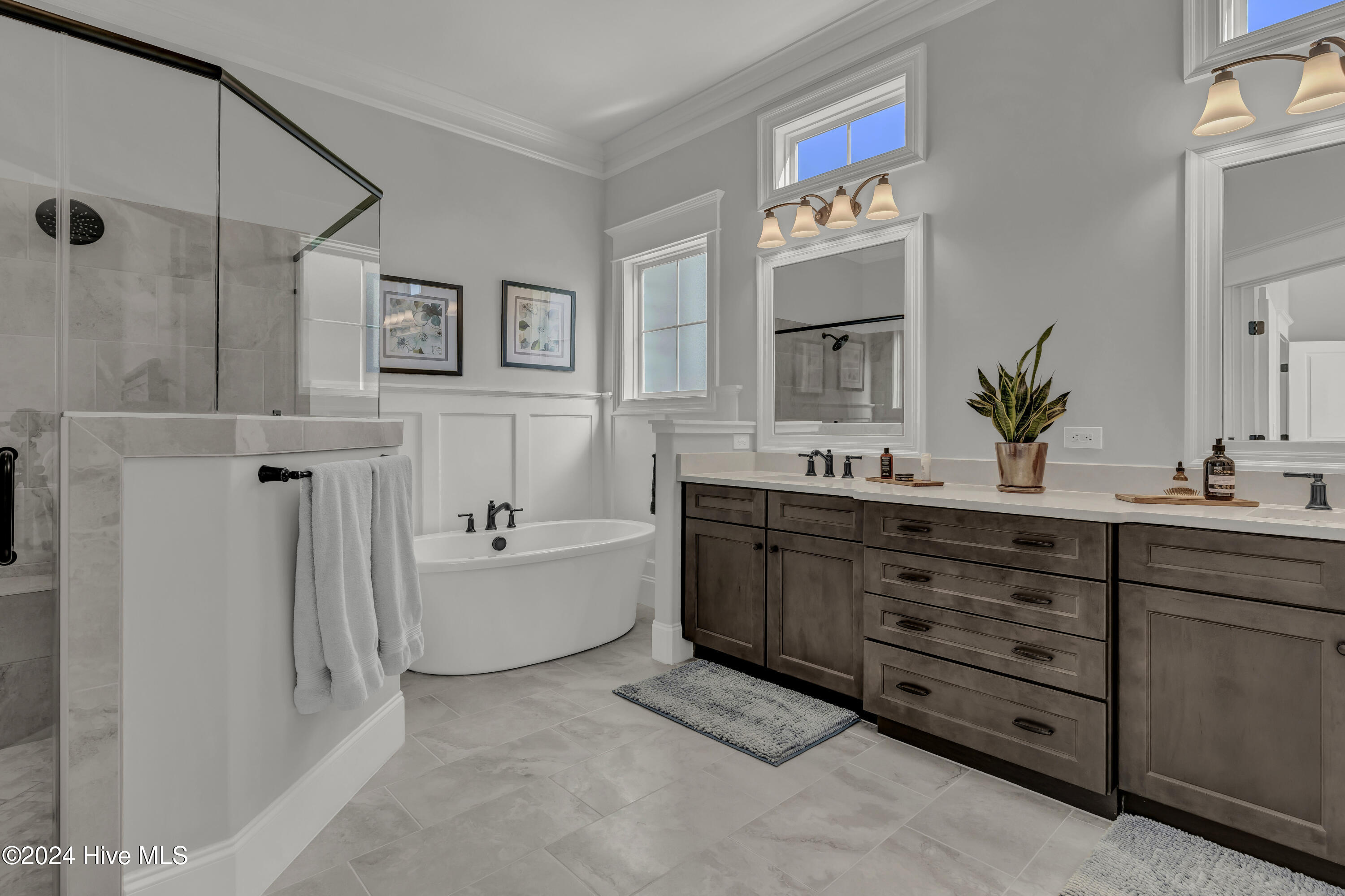 2619 W Timber Crest Drive NE