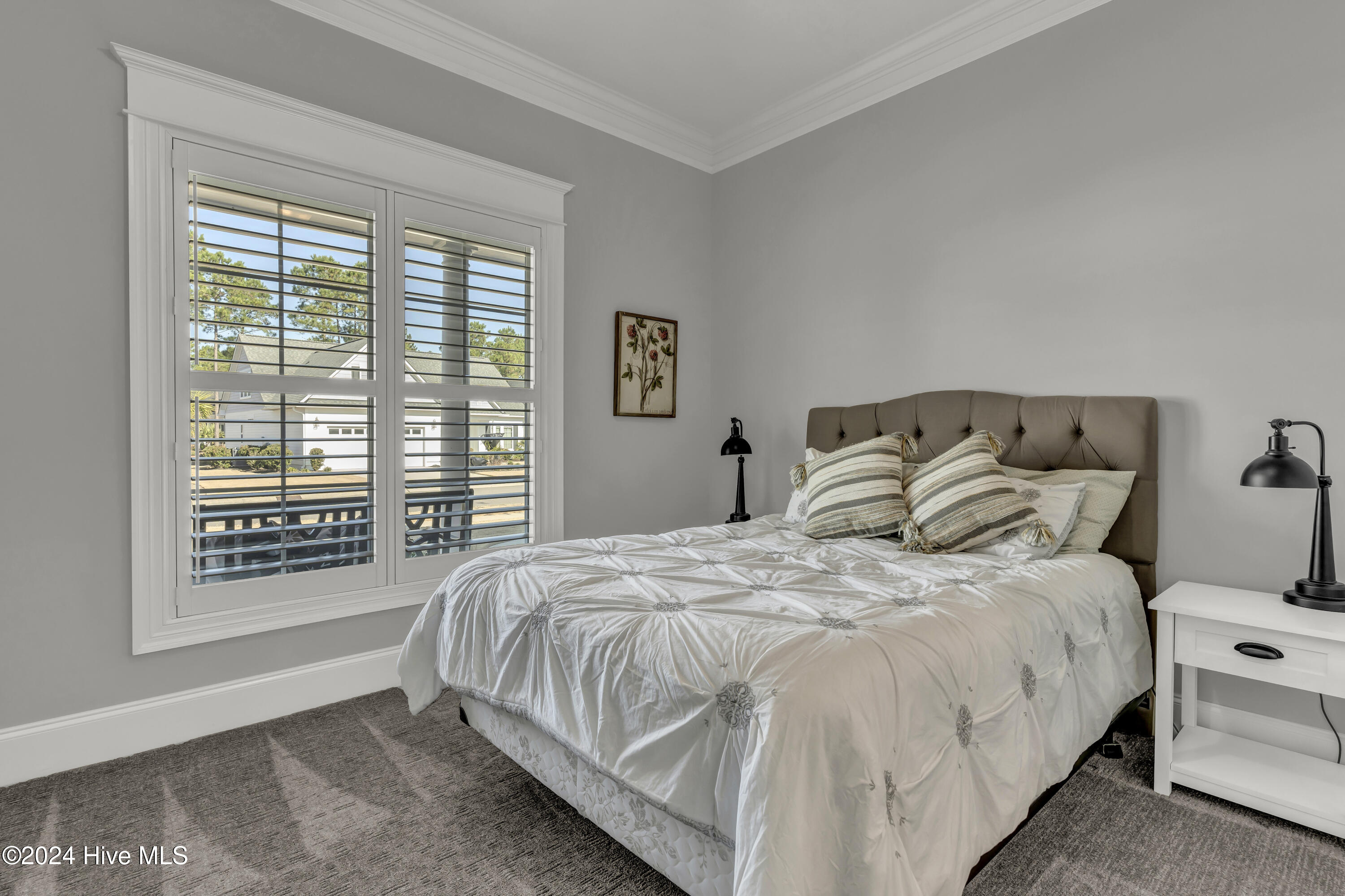 2619 W Timber Crest Drive NE