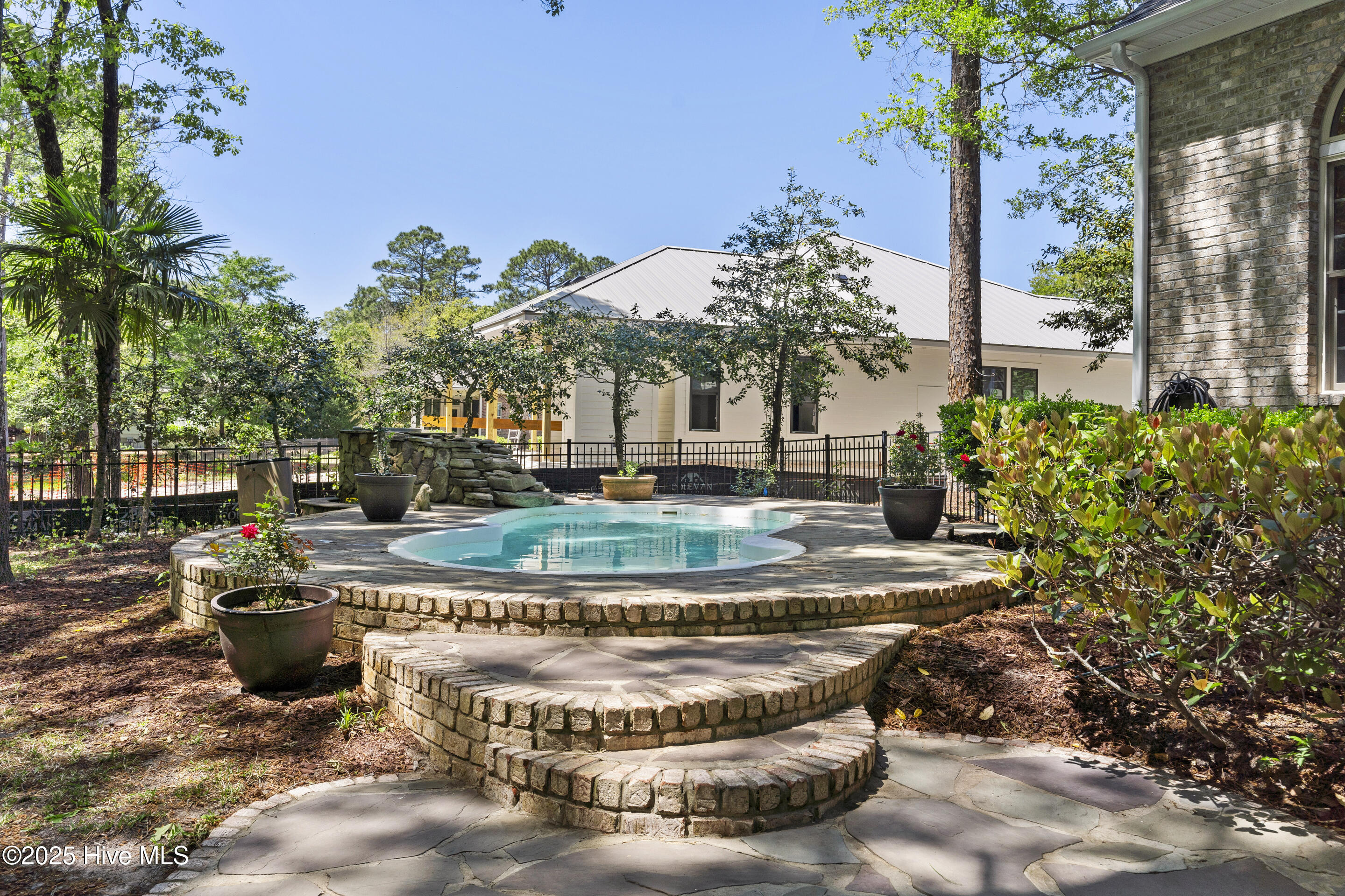 1626 Amberwood Drive SE