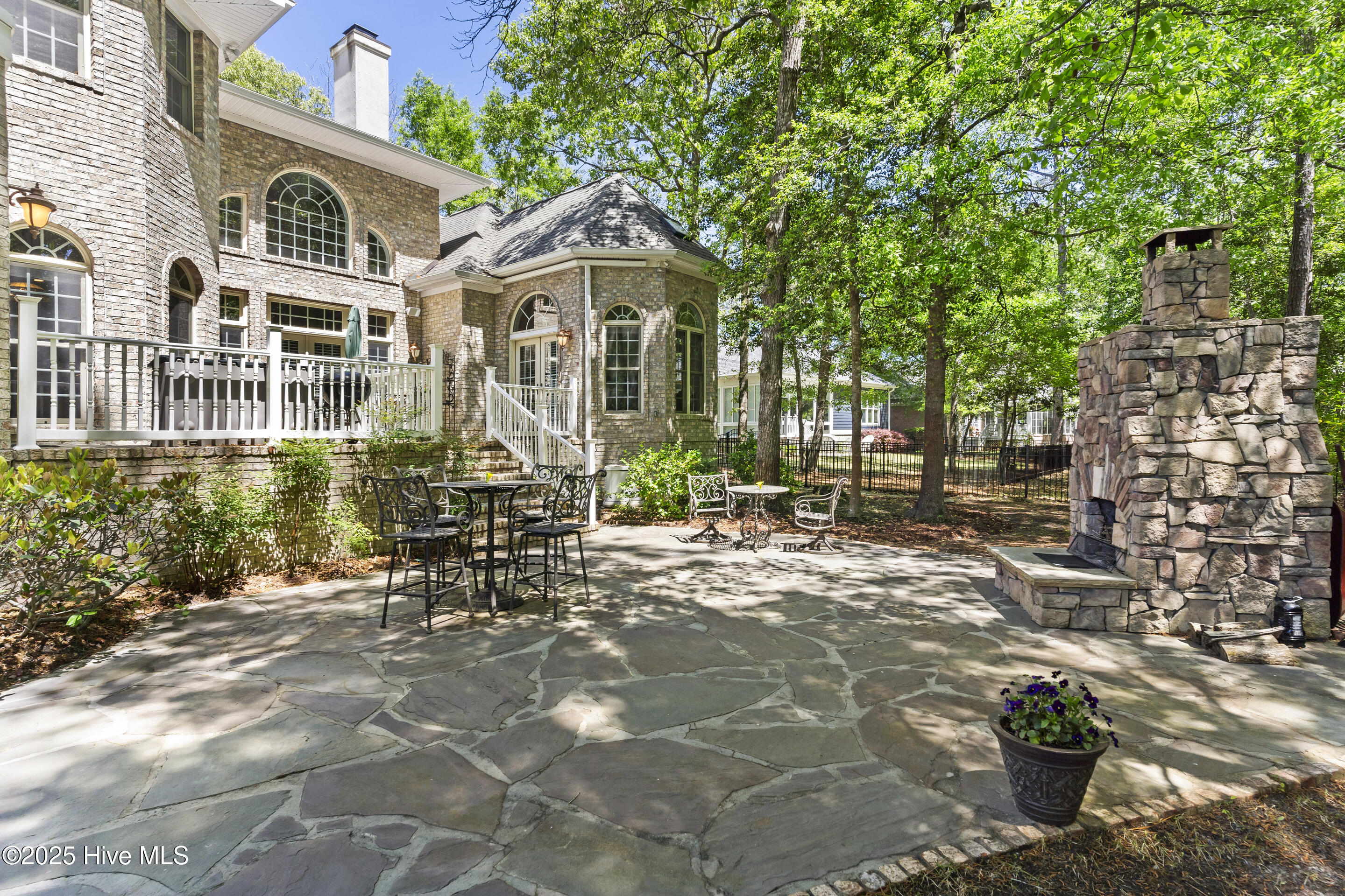 1626 Amberwood Drive SE