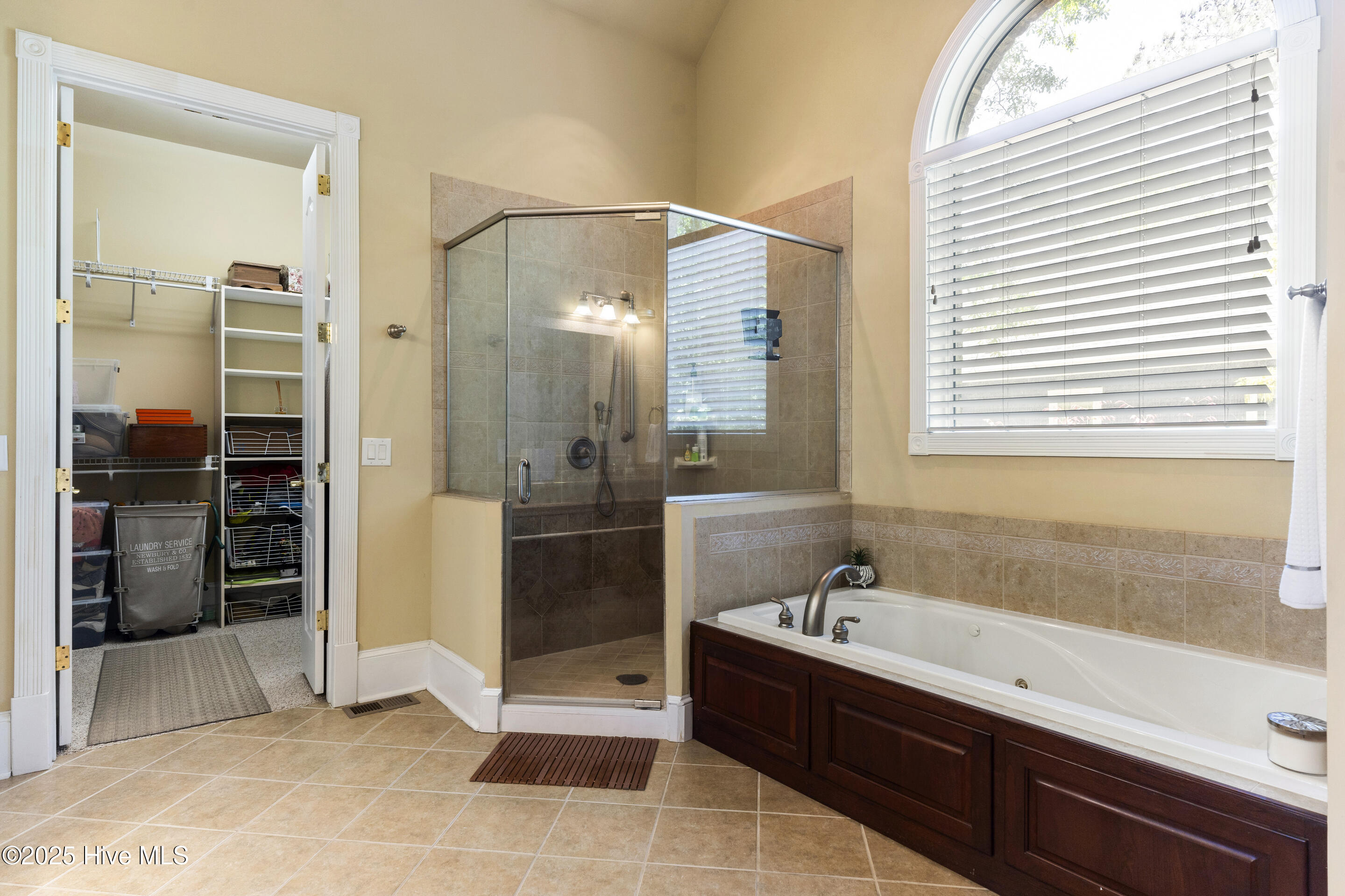 1626 Amberwood Drive SE