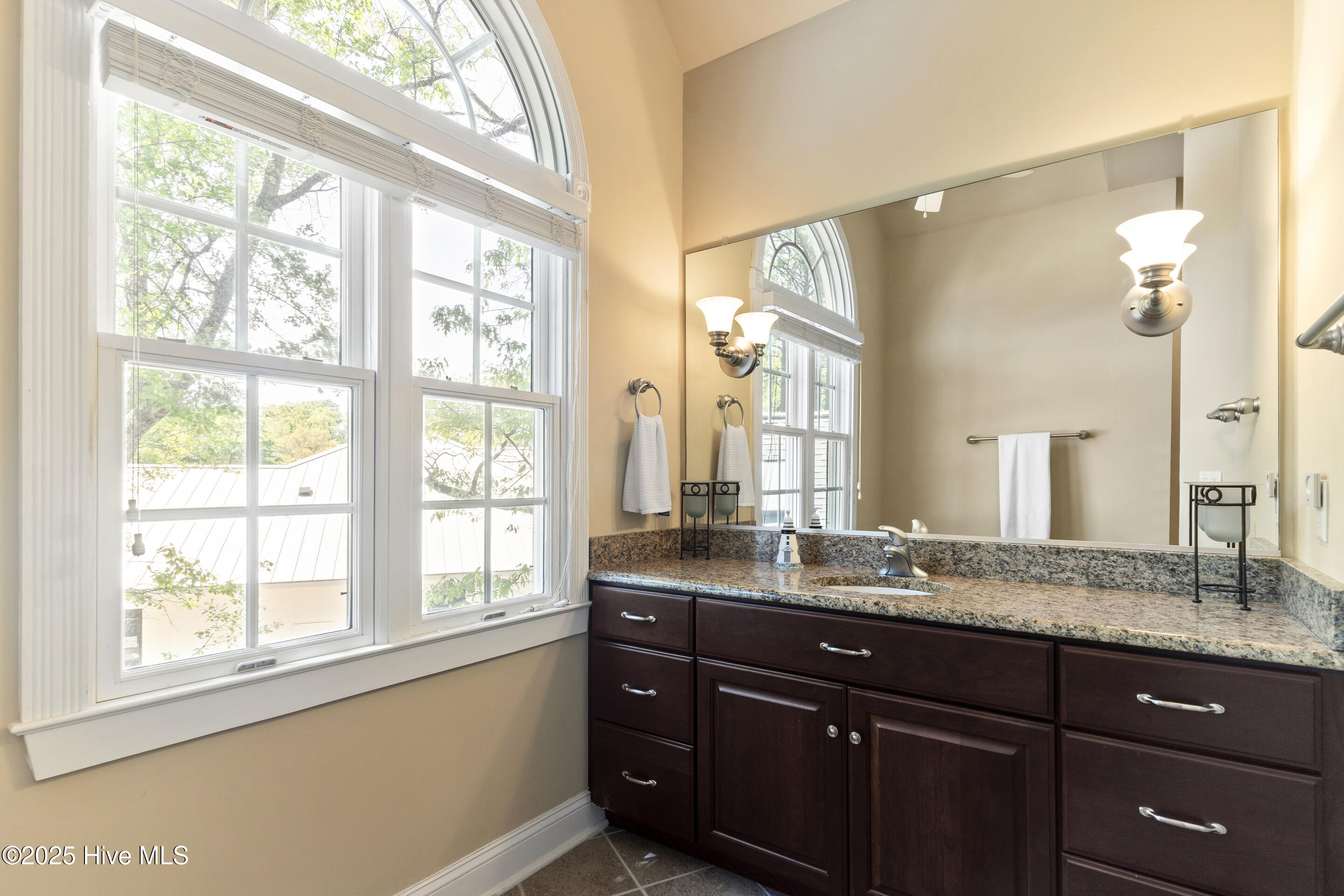 1626 Amberwood Drive SE