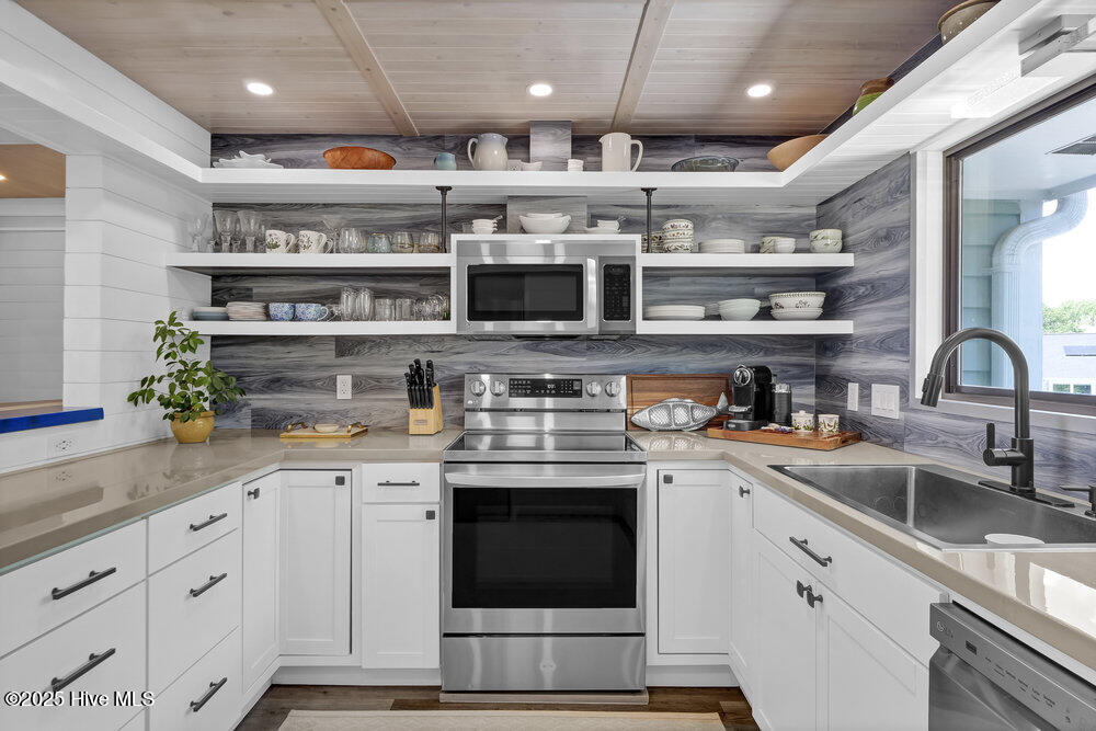 109 Teakwood Drive, 802