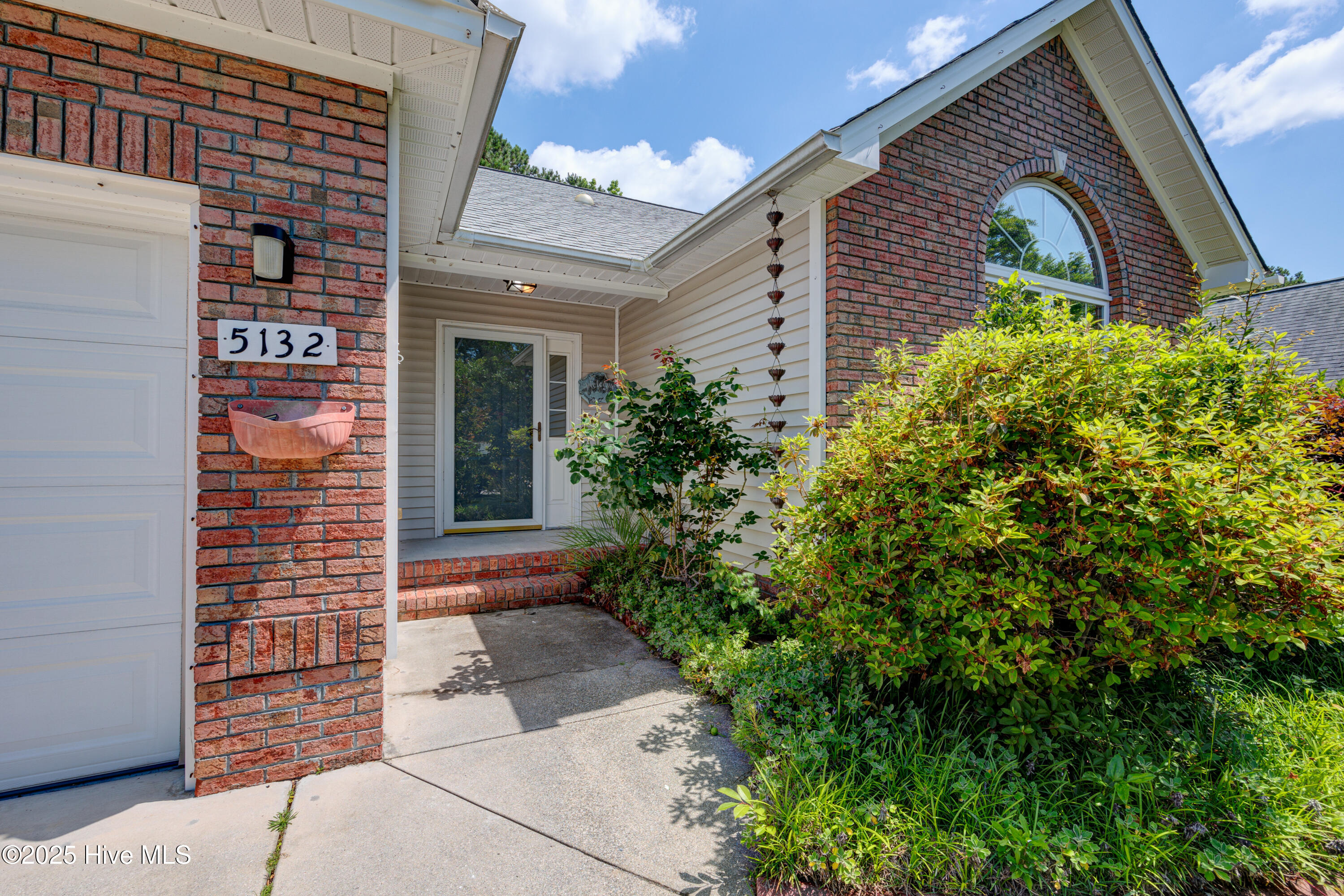 5132 Long Pointe Road