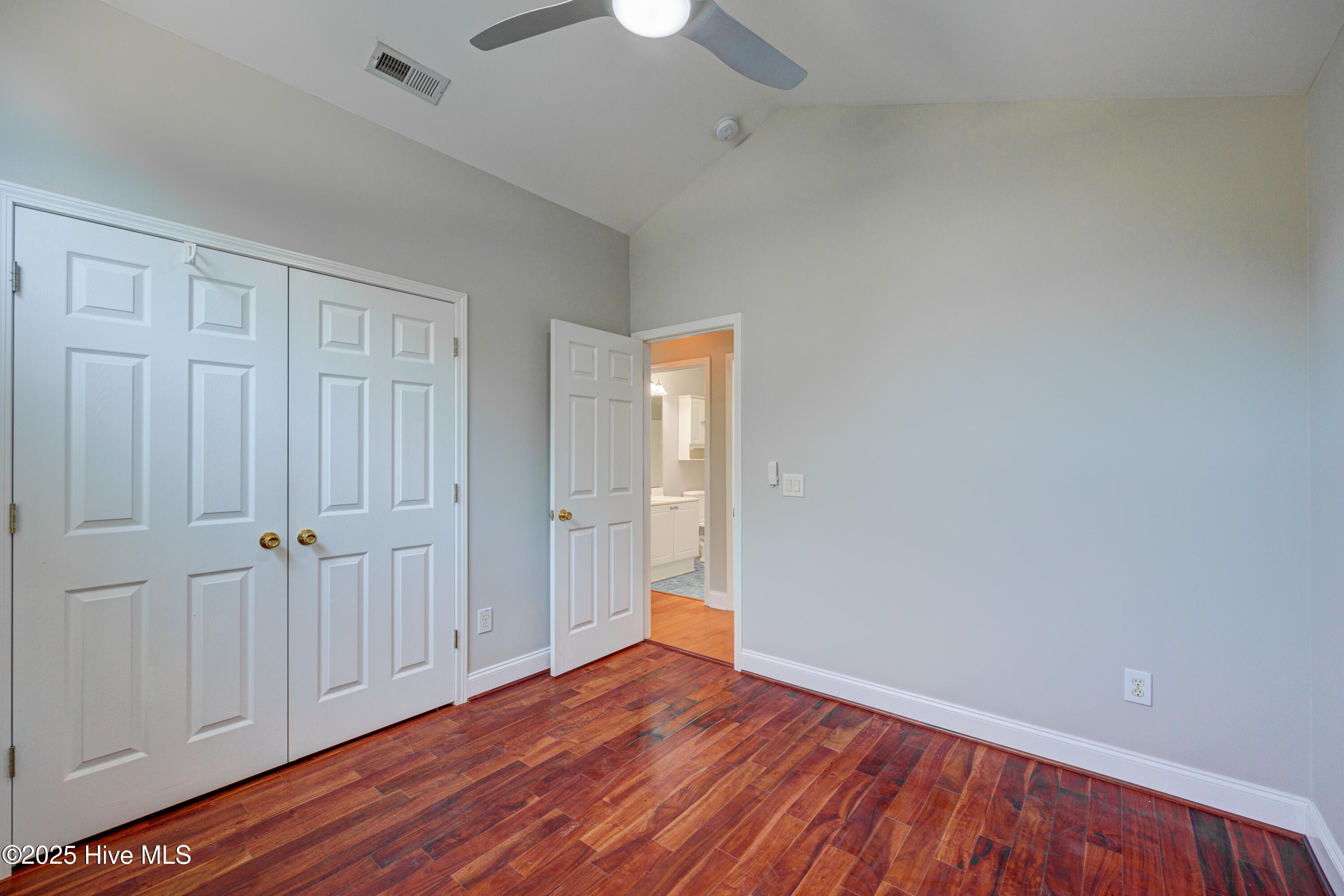 5132 Long Pointe Road