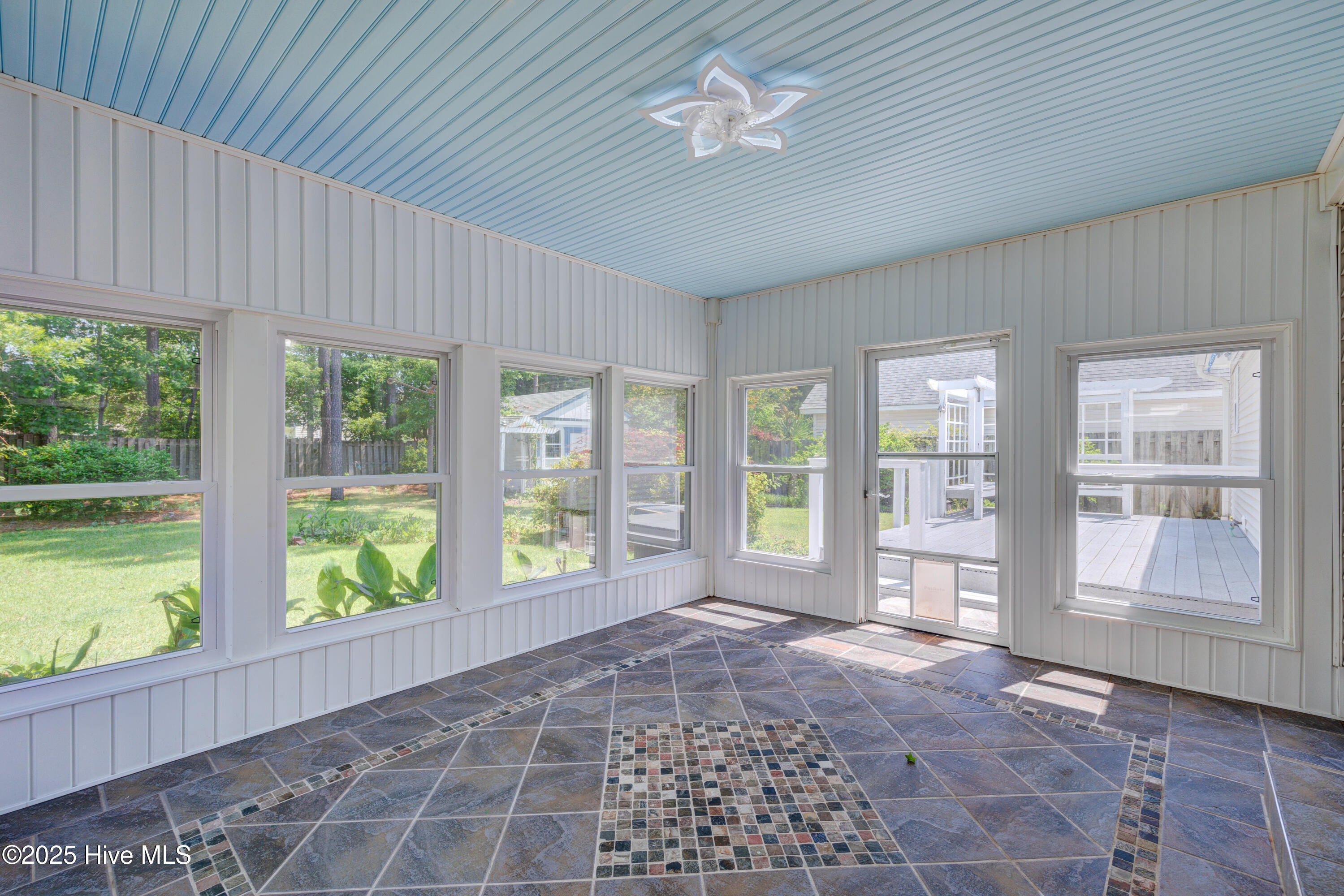 5132 Long Pointe Road