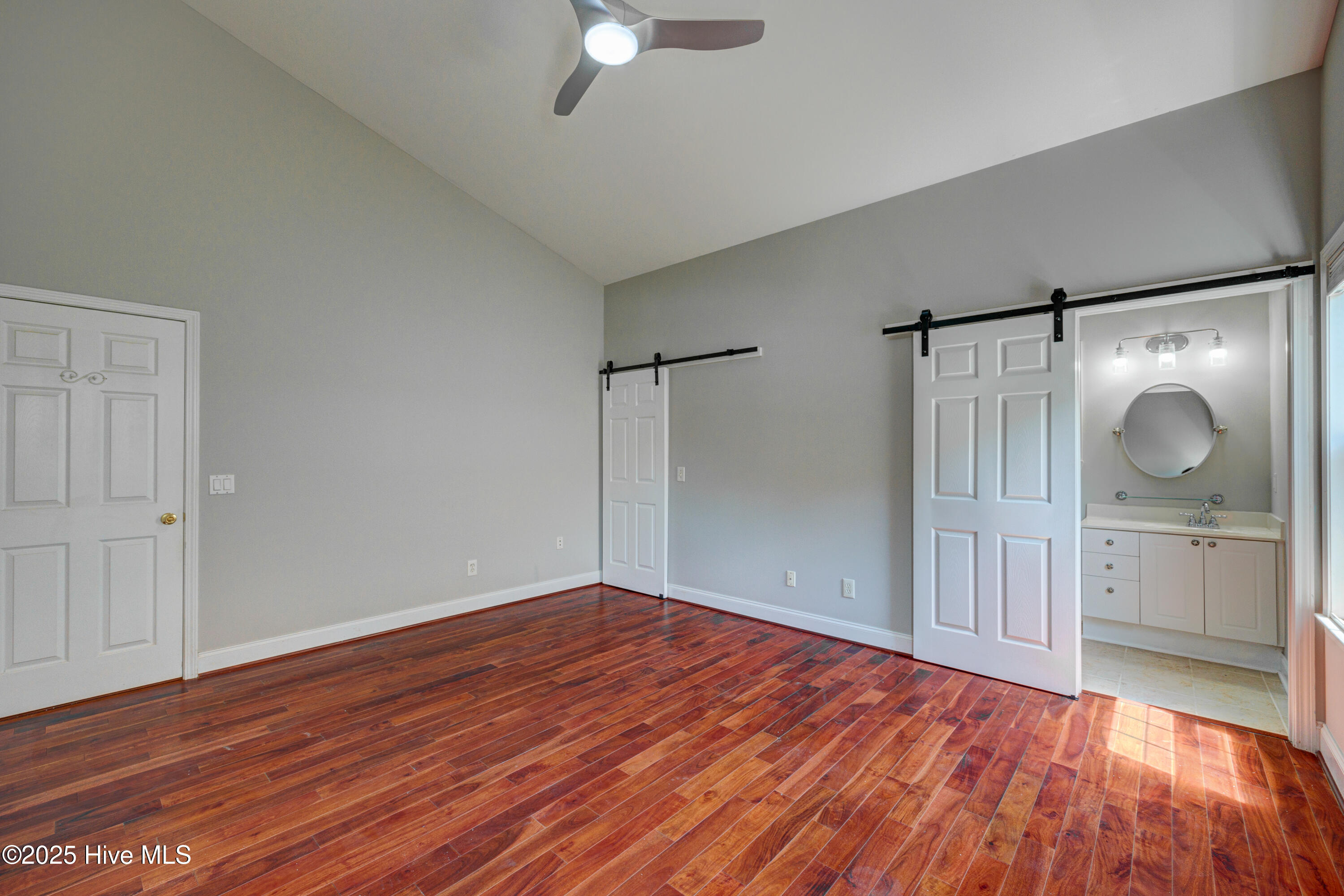 5132 Long Pointe Road