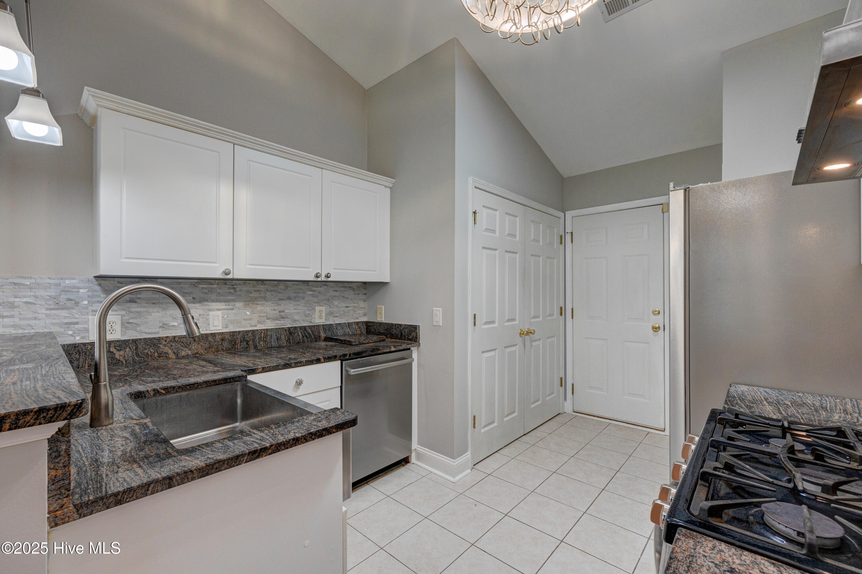 5132 Long Pointe Road