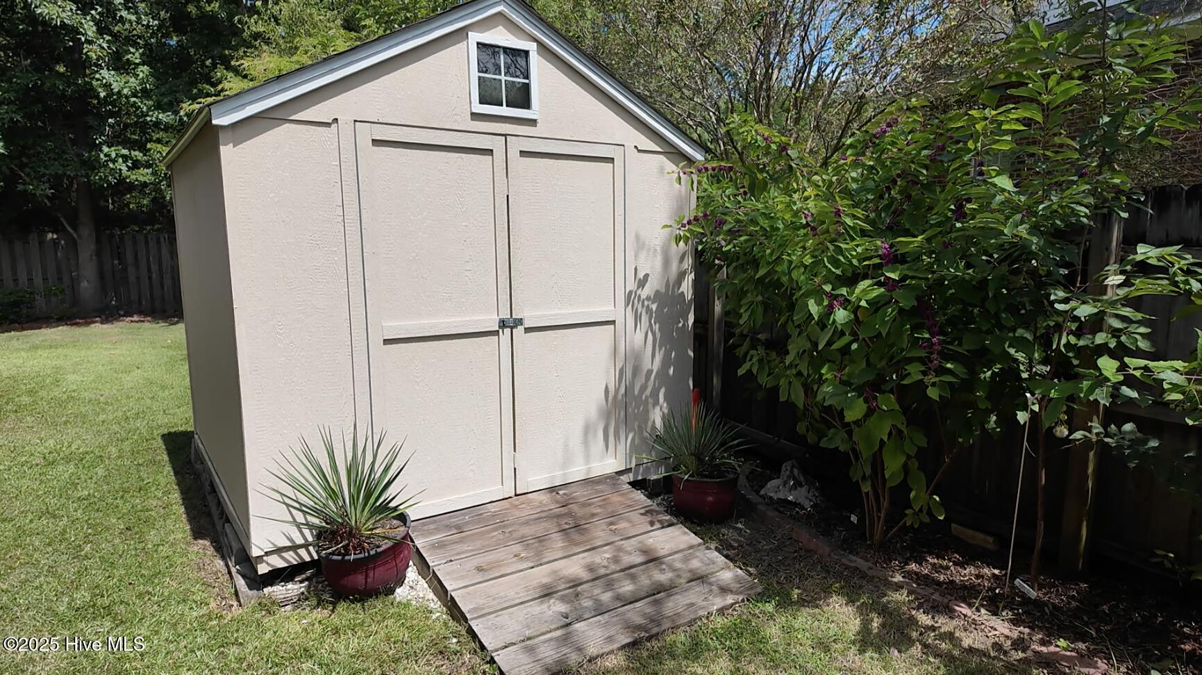 5500 N Warrendale Court