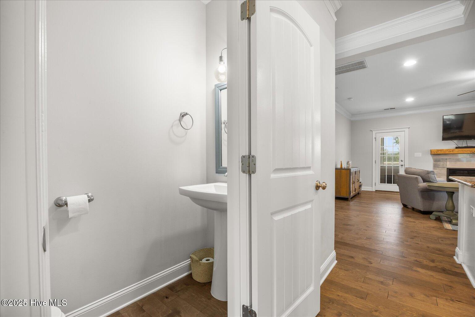 6124 Sweet Gum Drive