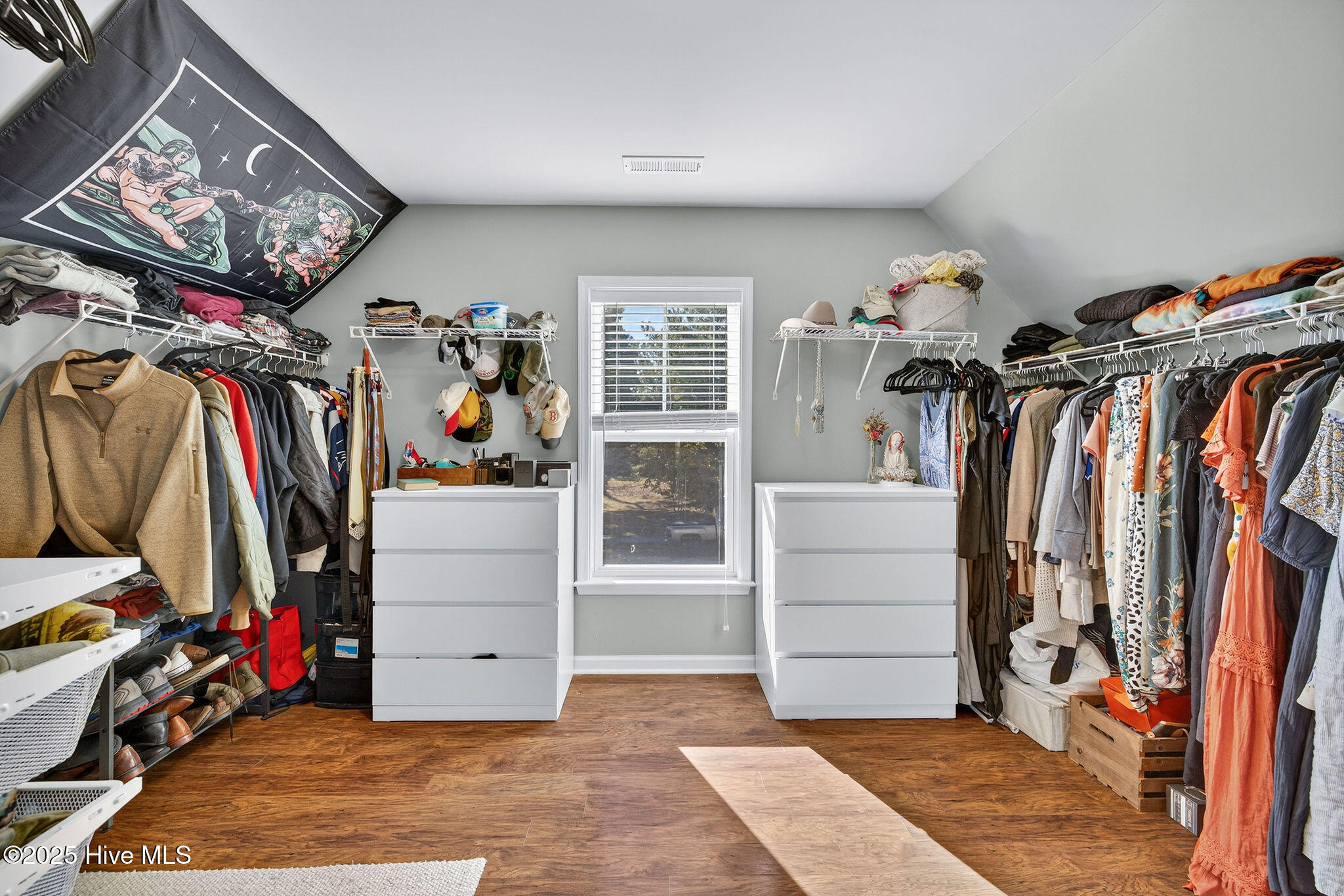 102 Lumis Court, Hampstead