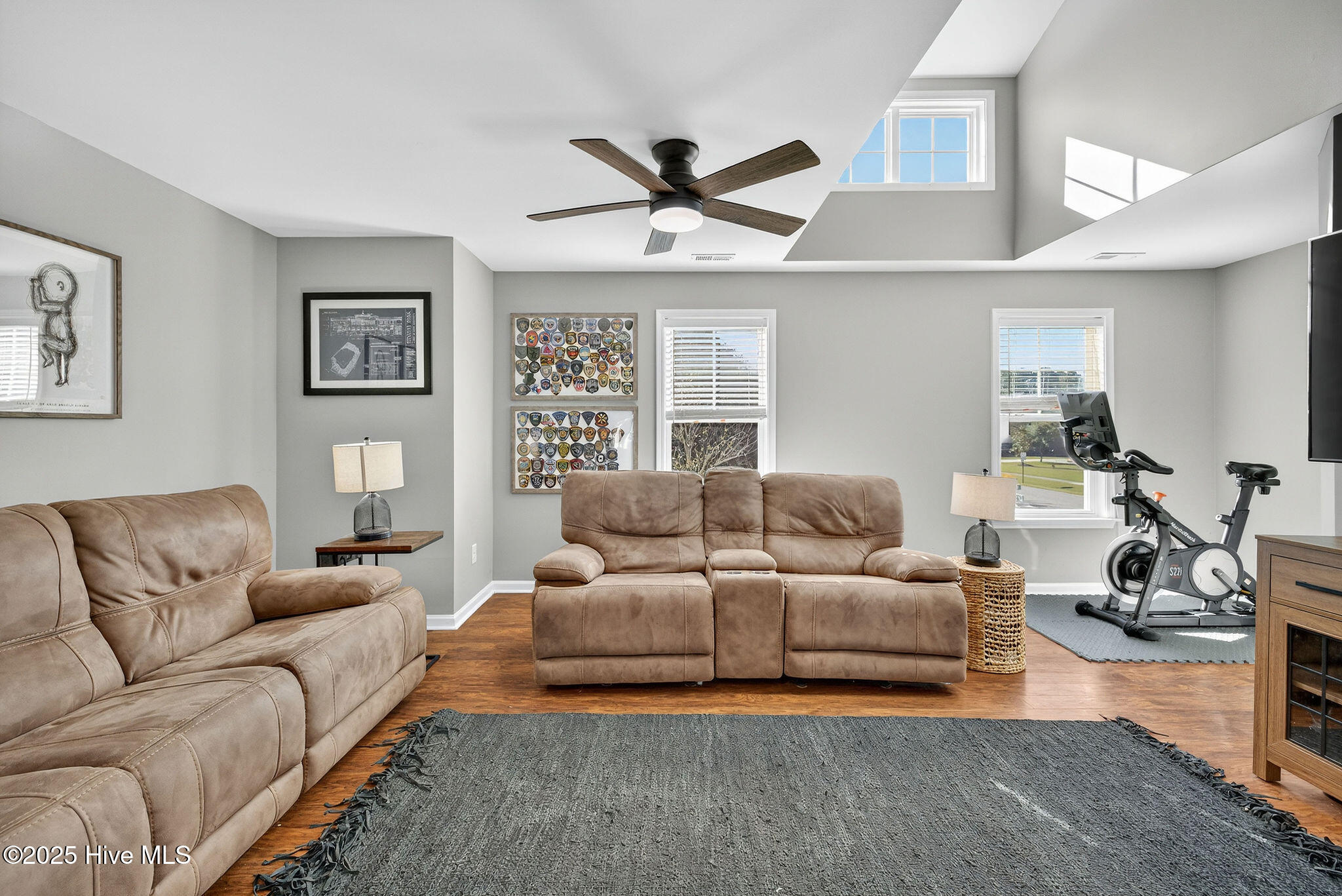 102 Lumis Court, Hampstead