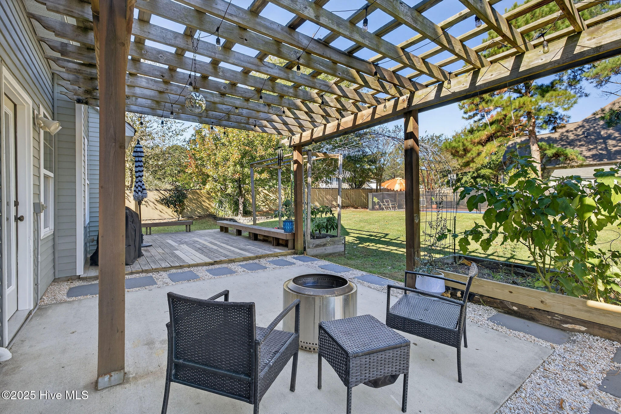 102 Lumis Court, Hampstead