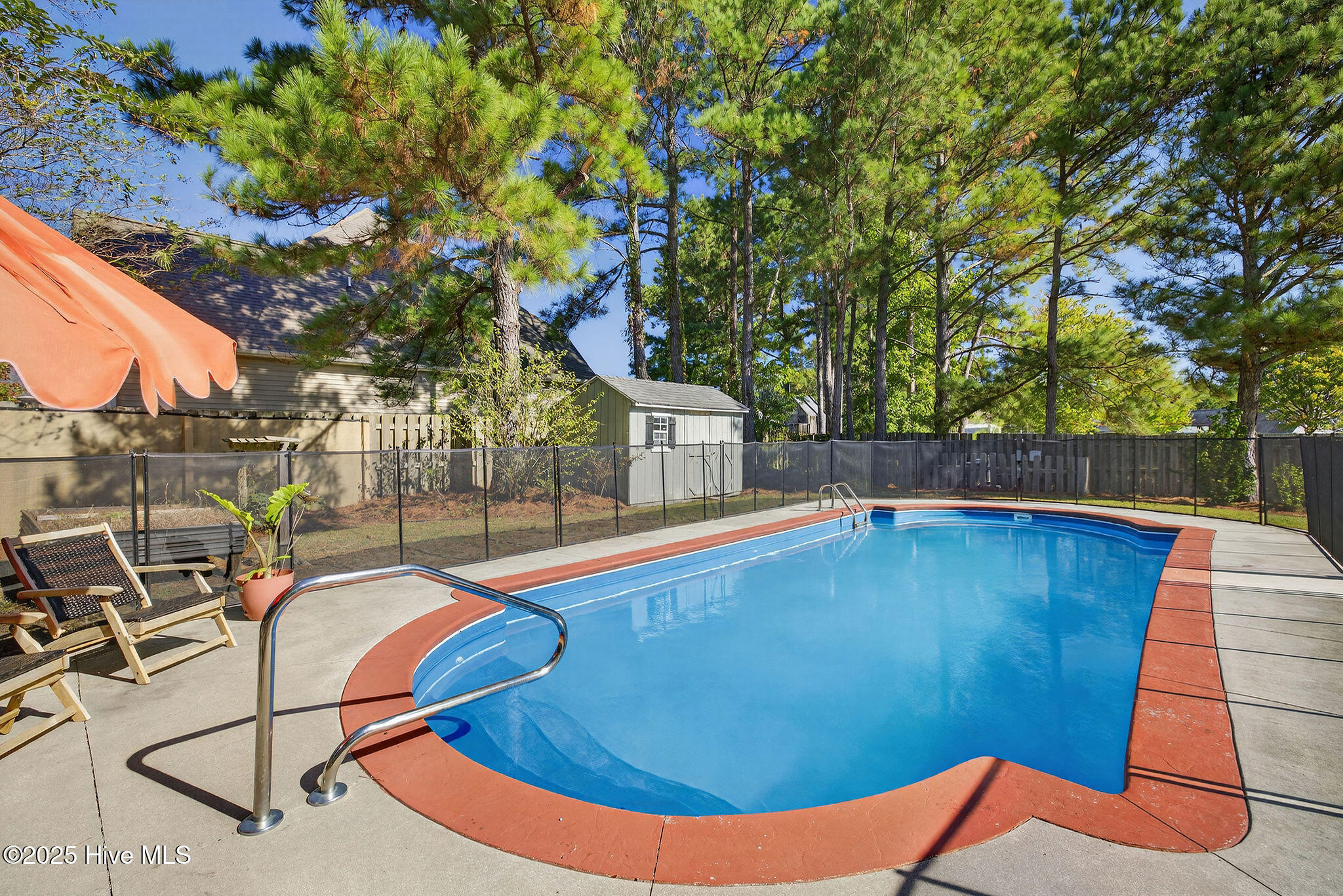 102 Lumis Court, Hampstead