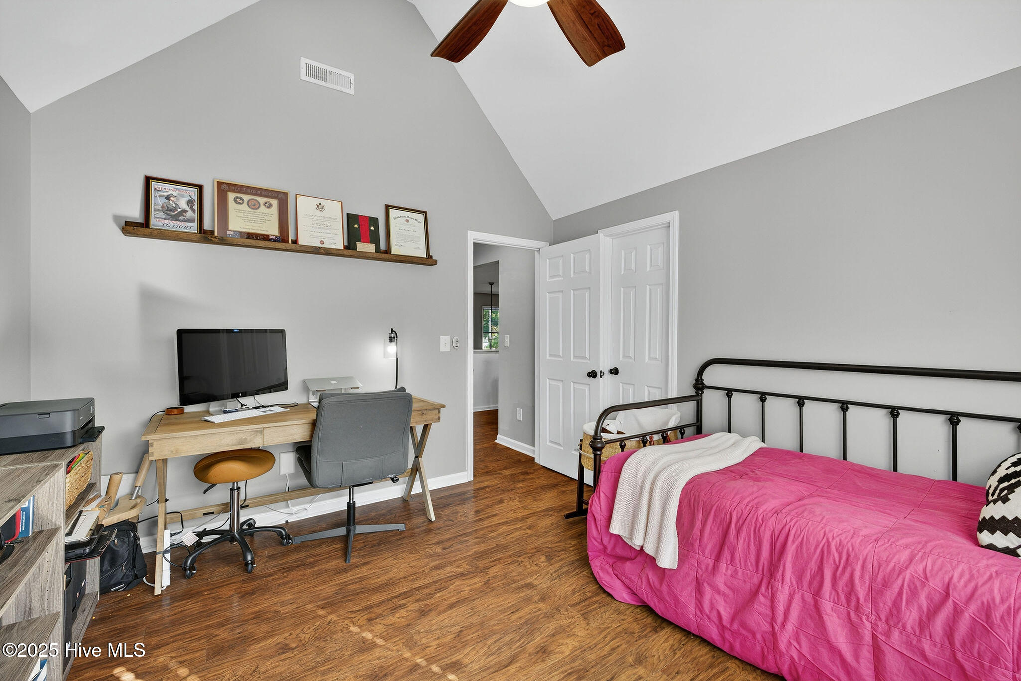 102 Lumis Court, Hampstead