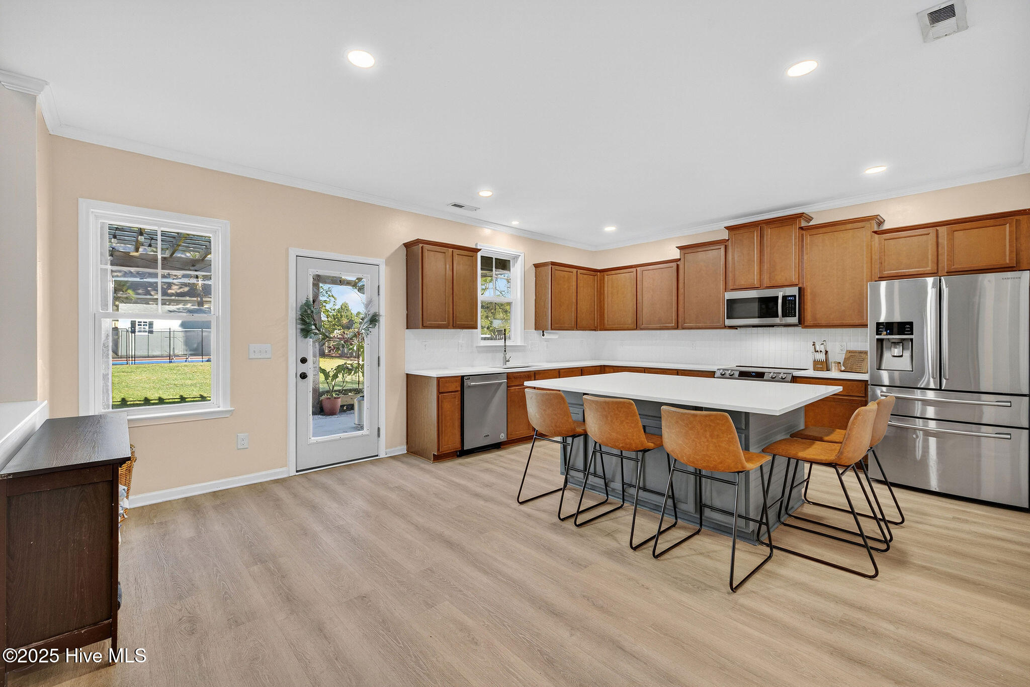 102 Lumis Court, Hampstead