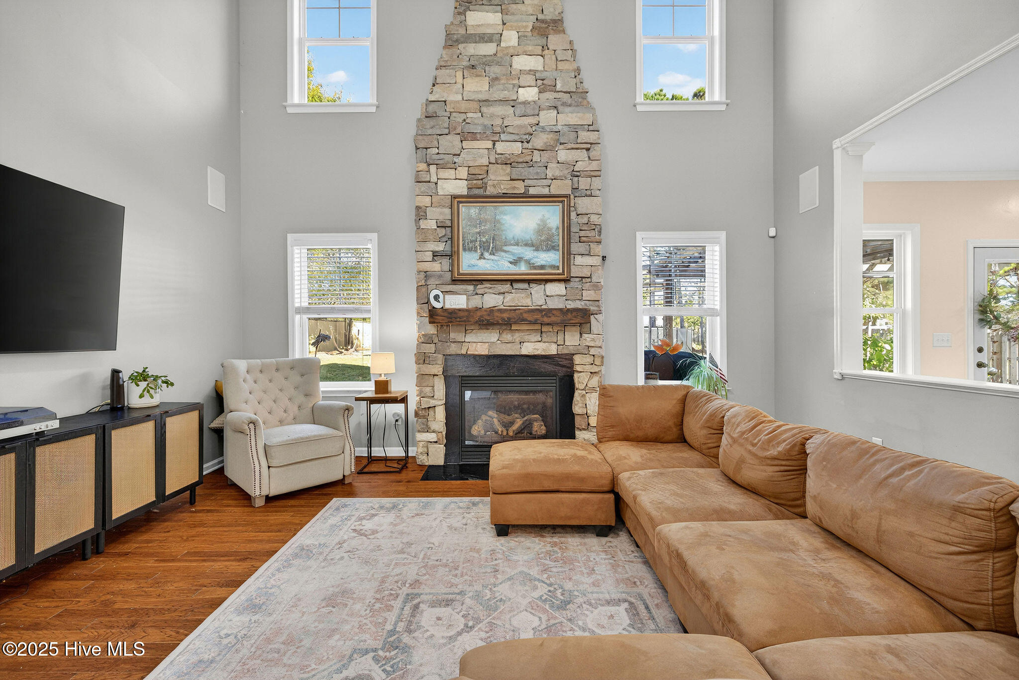 102 Lumis Court, Hampstead