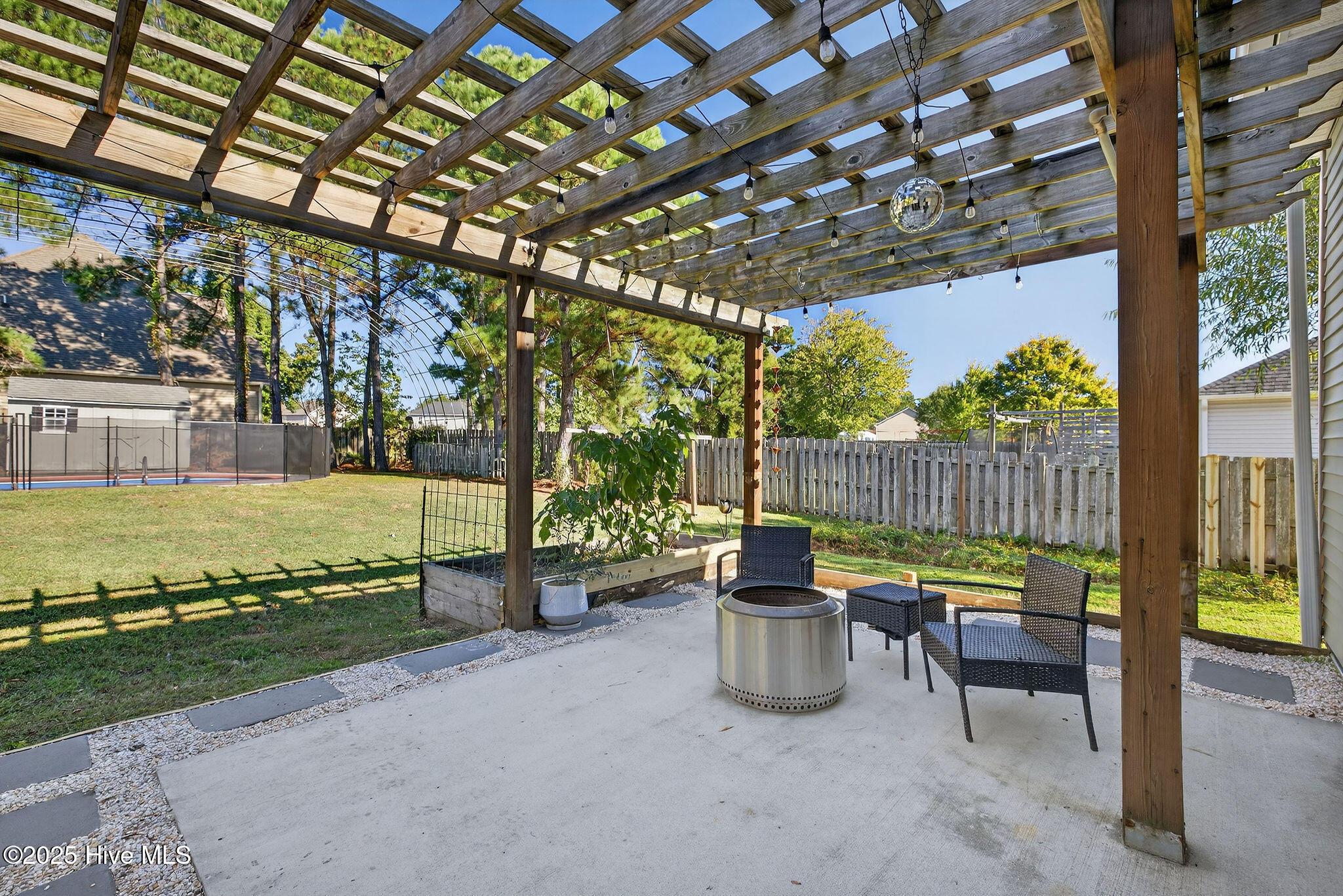 102 Lumis Court, Hampstead