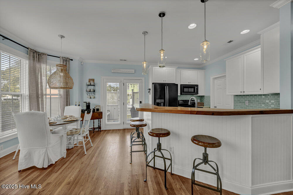 233 Silver Sloop Way