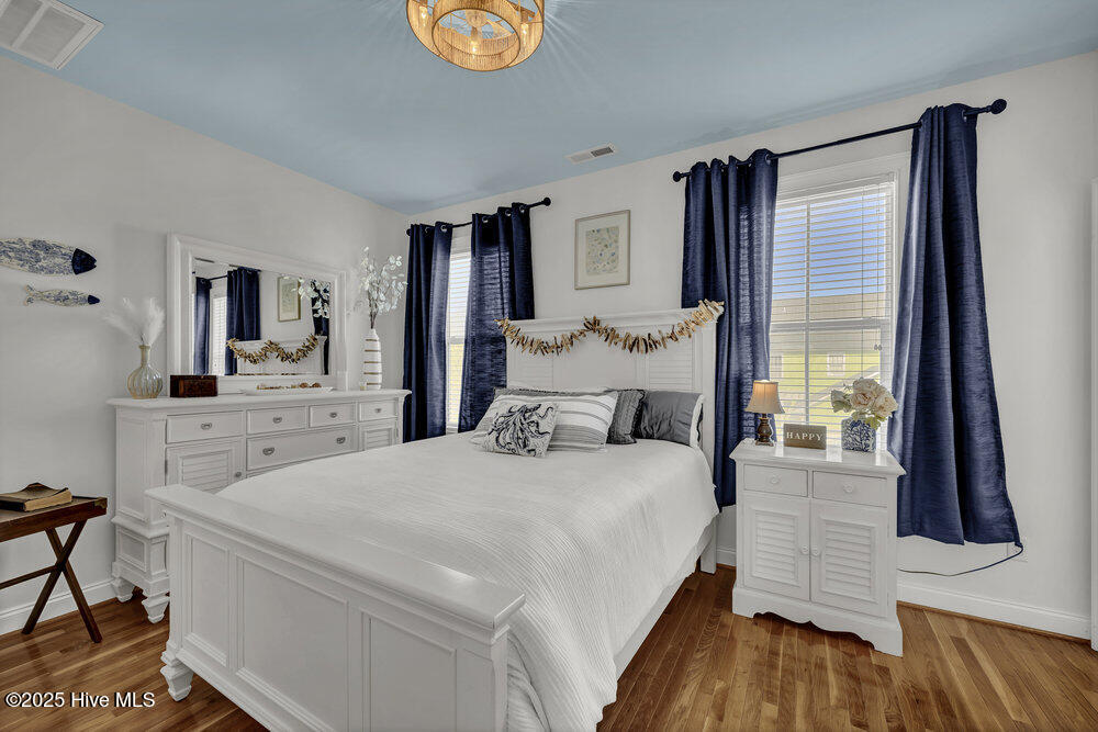 233 Silver Sloop Way