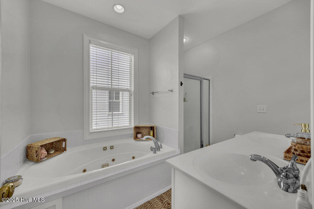 233 Silver Sloop Way