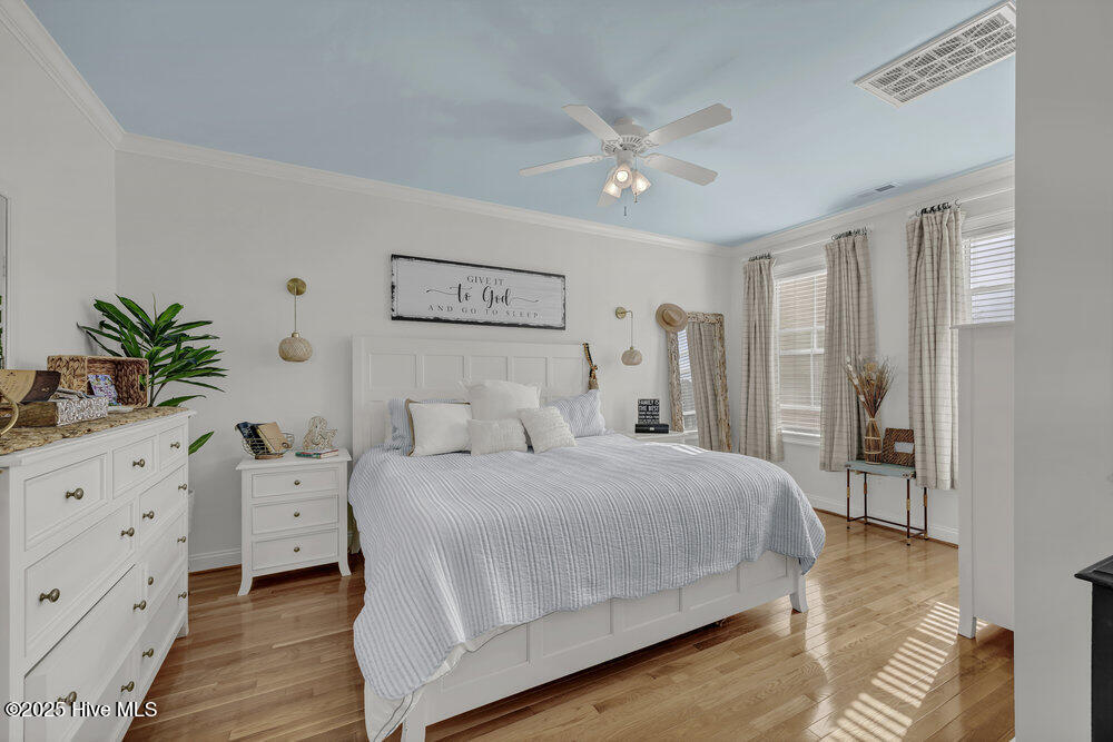 233 Silver Sloop Way